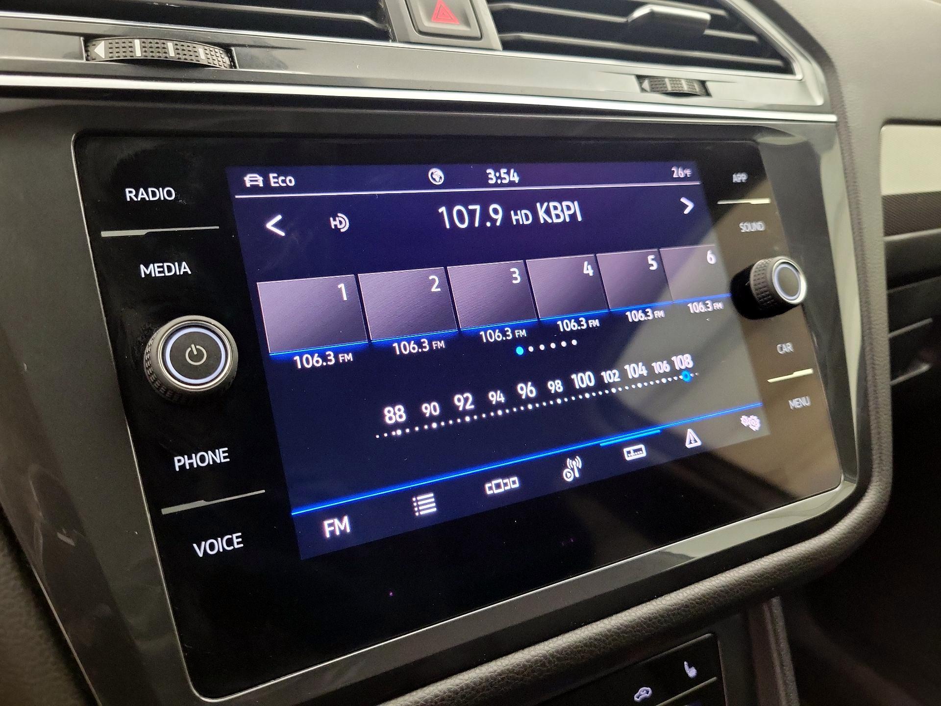 Thumbnail: 2022 Volkswagen Tiguan - 15