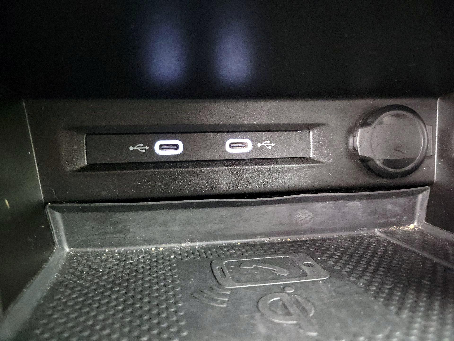 Thumbnail: 2022 Volkswagen Tiguan - 18