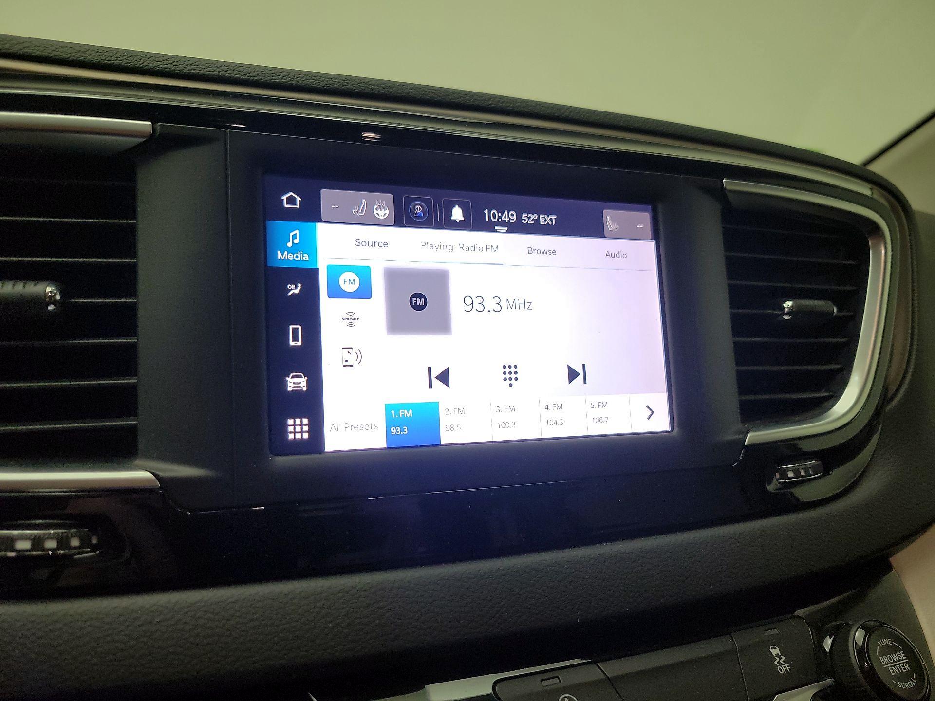 Thumbnail: 2023 Chrysler Voyager - 15