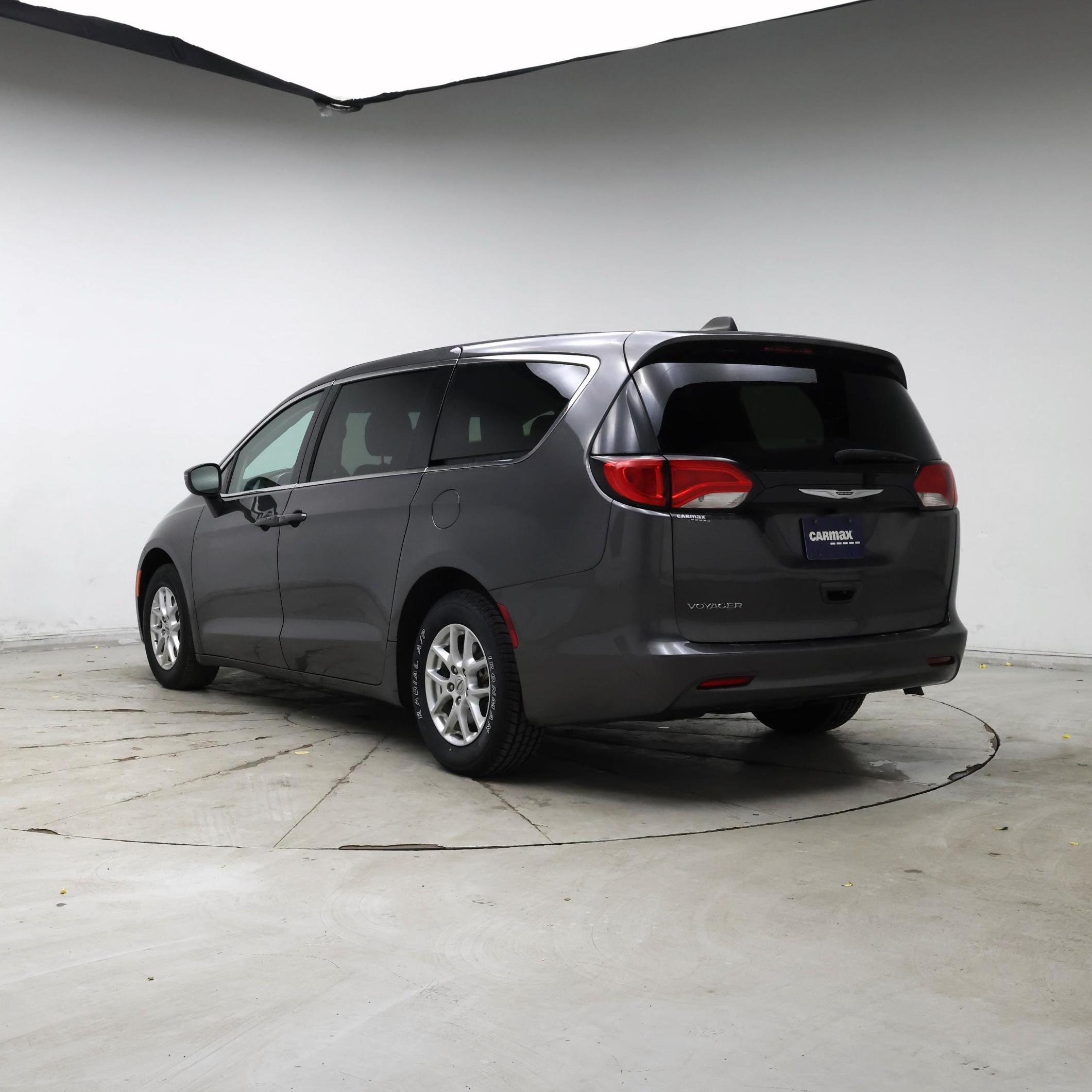 Thumbnail: 2023 Chrysler Voyager - 2