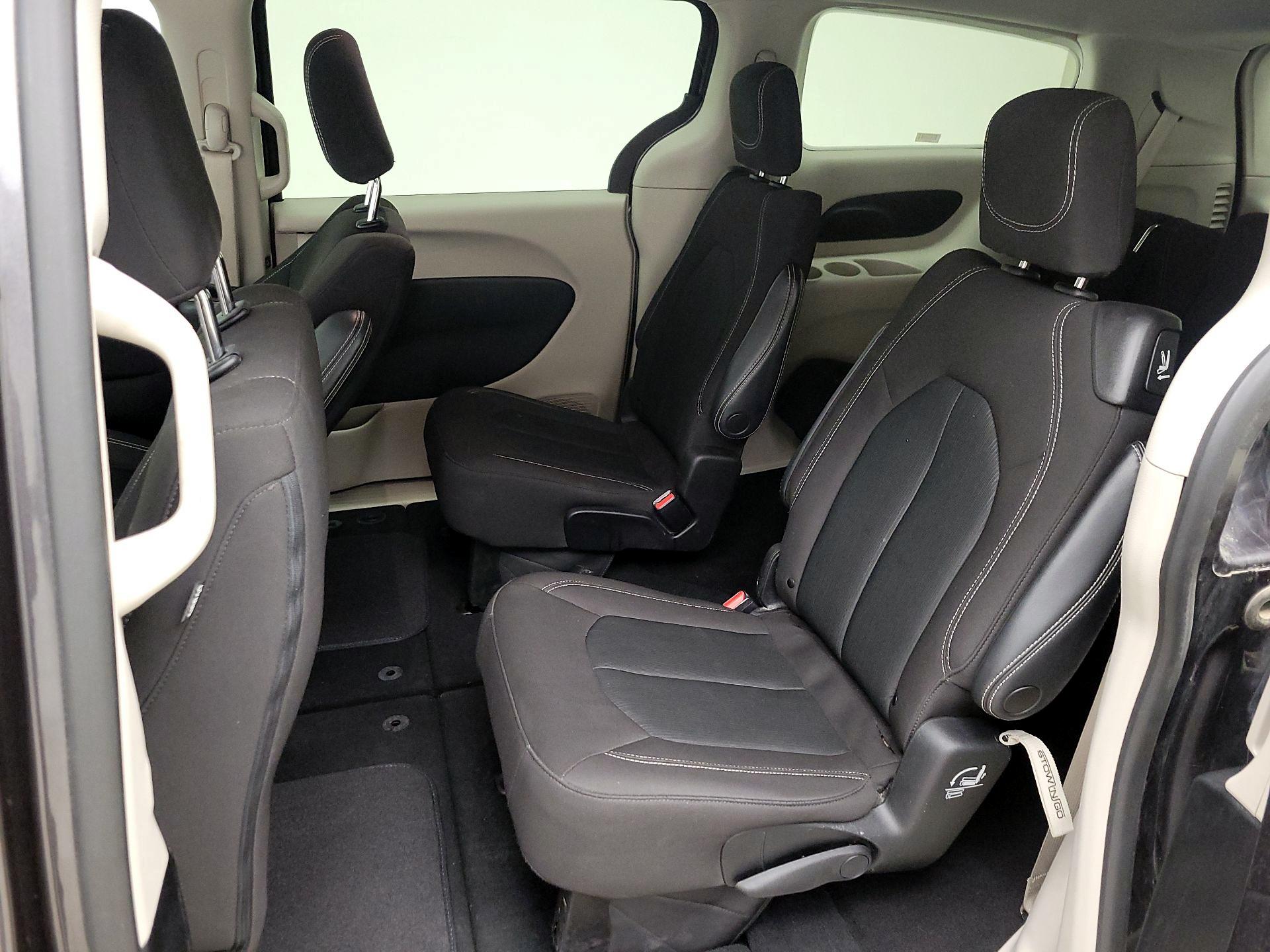 Thumbnail: 2023 Chrysler Voyager - 19