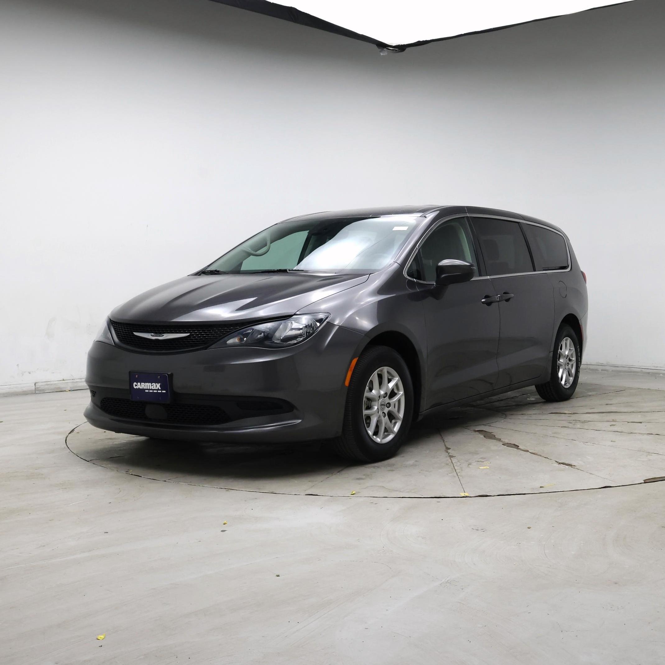 Thumbnail: 2023 Chrysler Voyager - 4