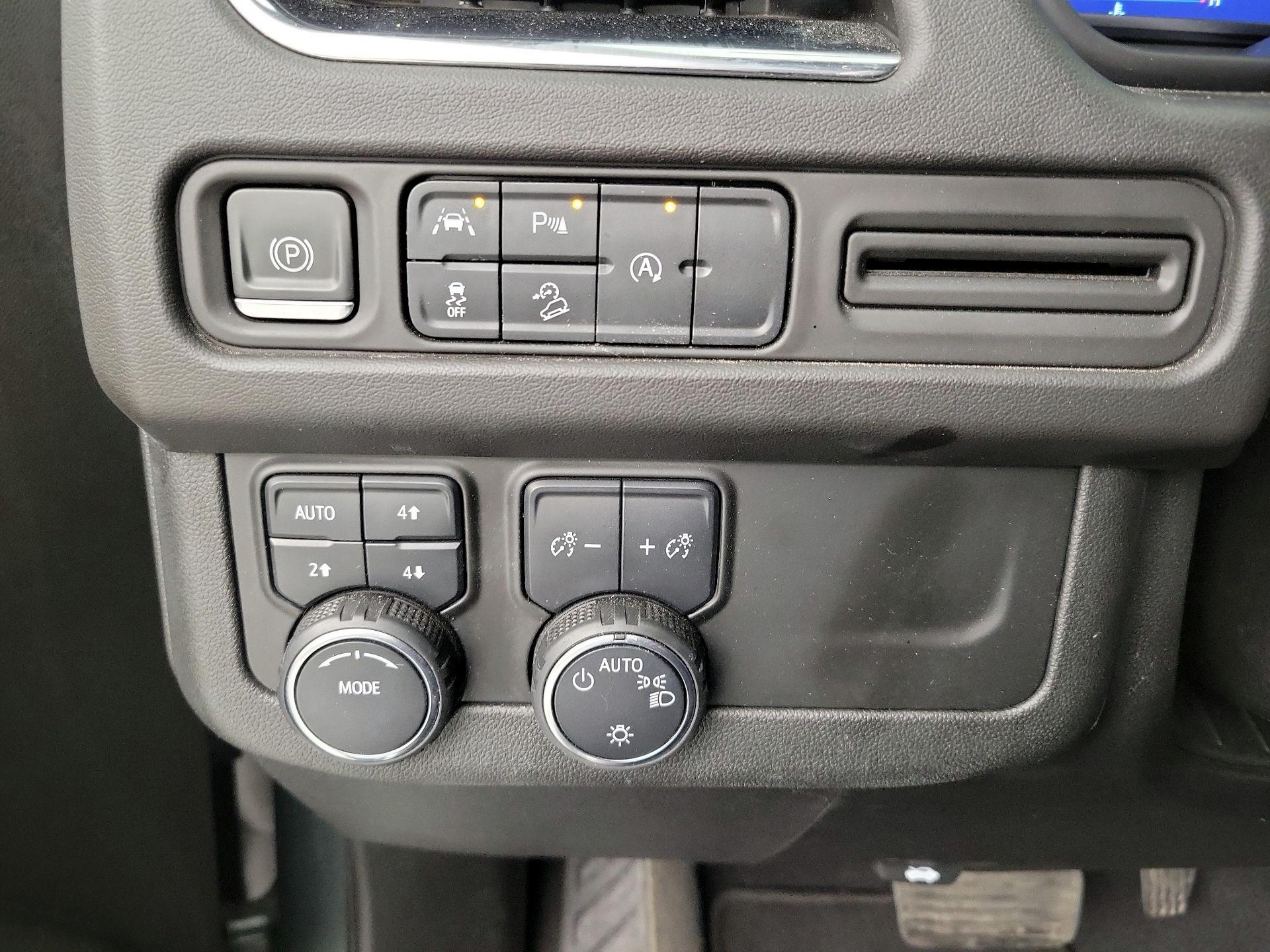 Thumbnail: 2023 Chevrolet Suburban - 13