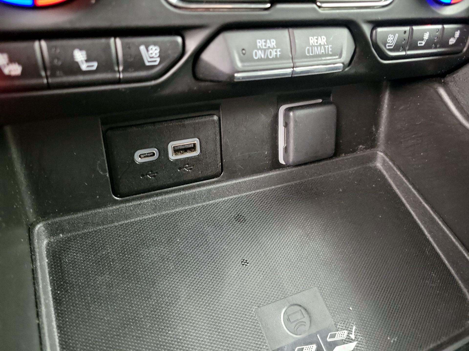 Thumbnail: 2023 Chevrolet Suburban - 18