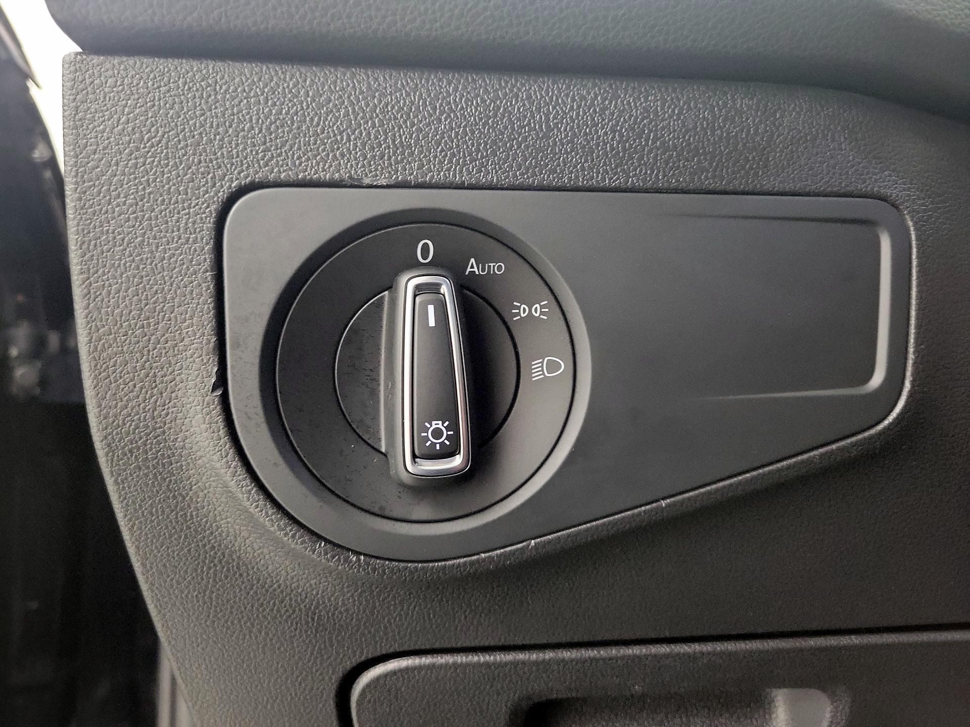 Thumbnail: 2022 Volkswagen Tiguan - 13