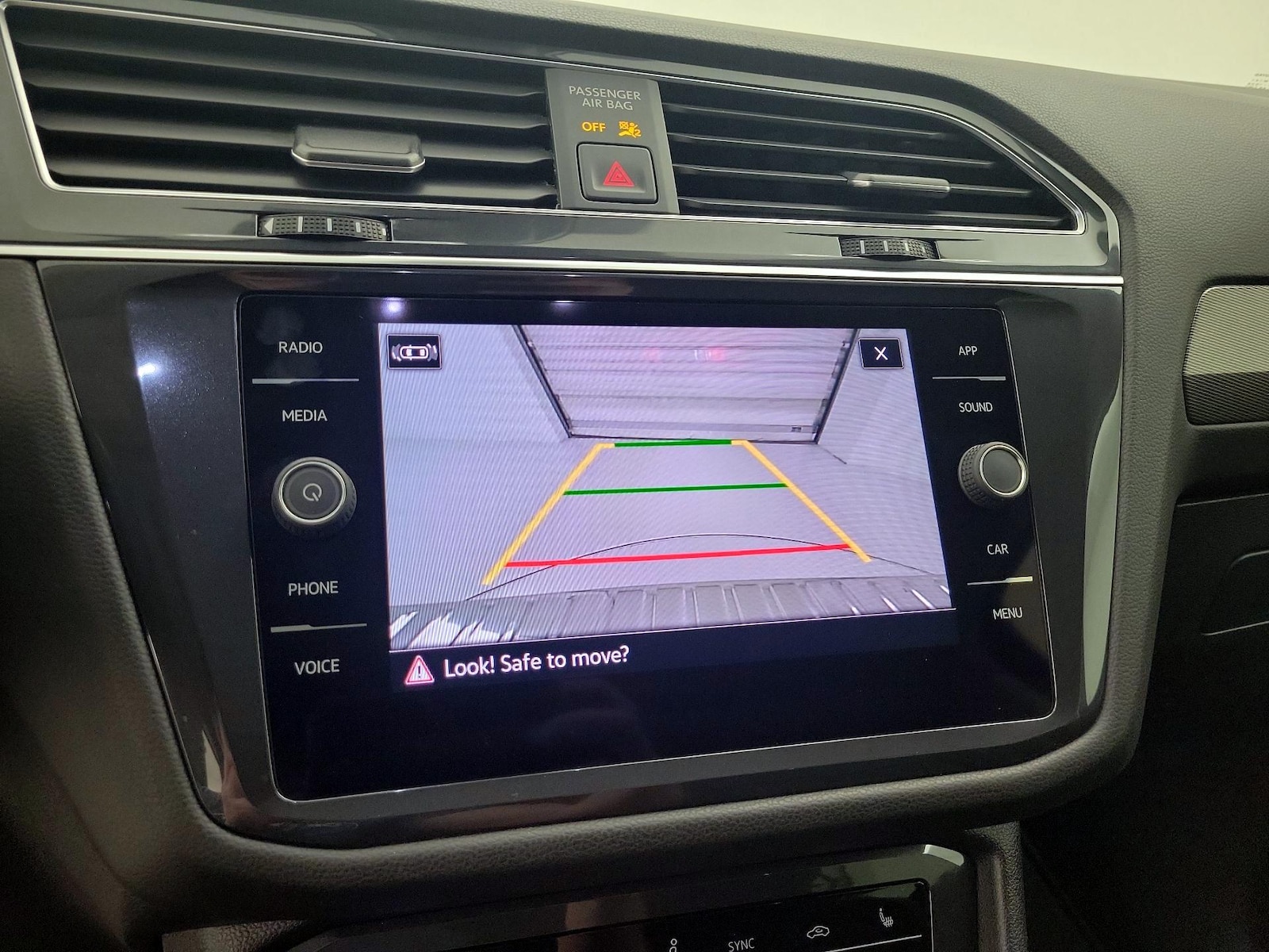 2022 Volkswagen Tiguan SE - Photo 15
