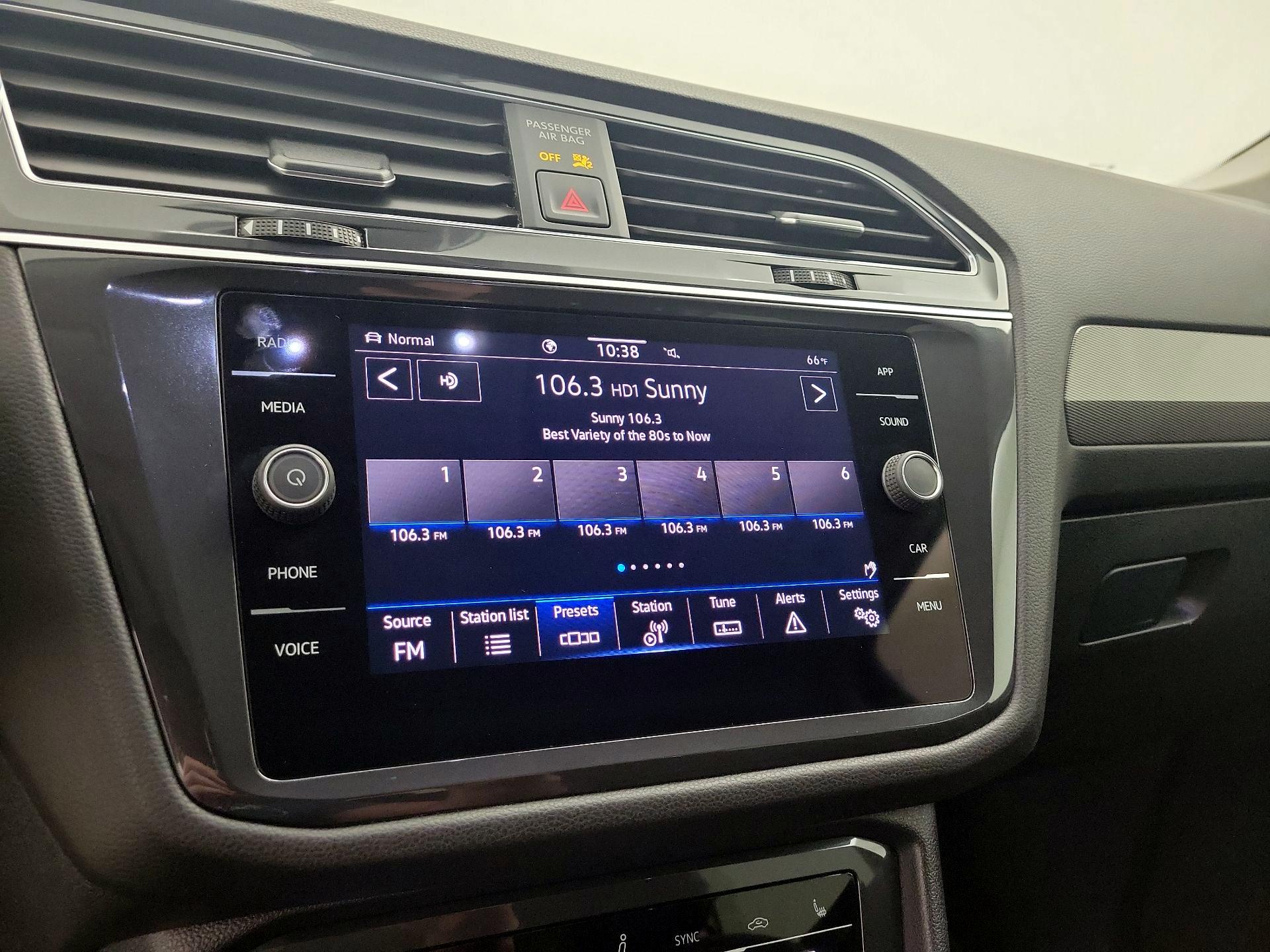 Thumbnail: 2022 Volkswagen Tiguan - 15