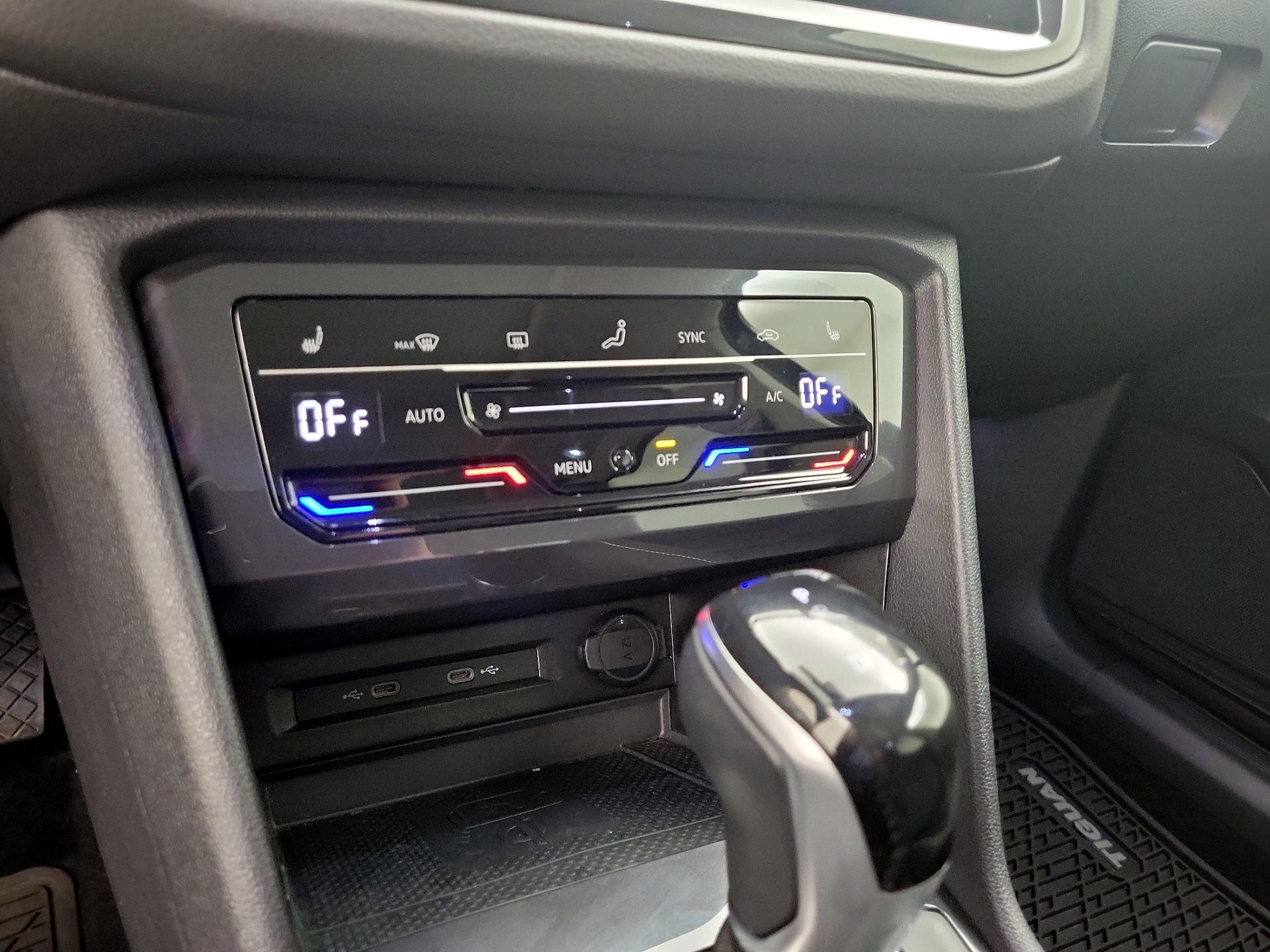 Thumbnail: 2022 Volkswagen Tiguan - 16