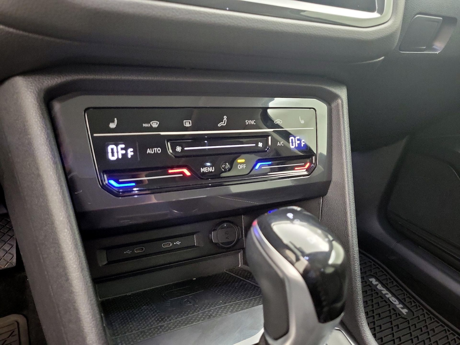 2022 Volkswagen Tiguan SE - Photo 17