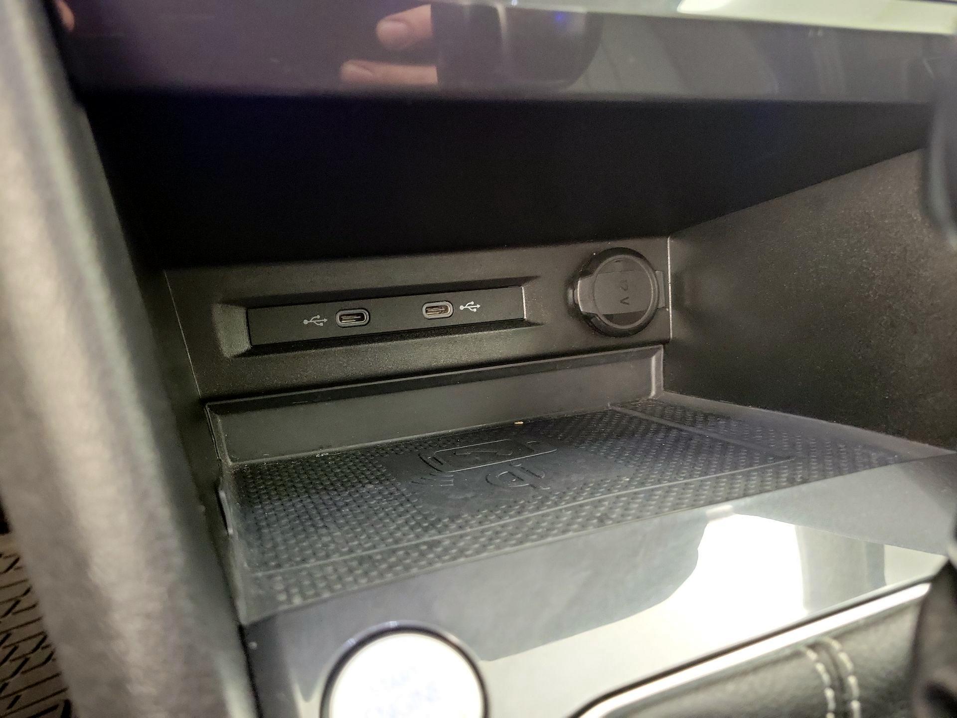 Thumbnail: 2022 Volkswagen Tiguan - 18