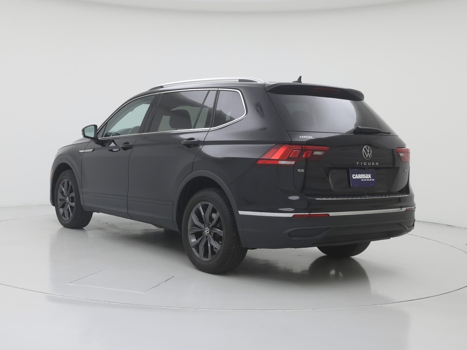 2022 Volkswagen Tiguan SE - Photo 3