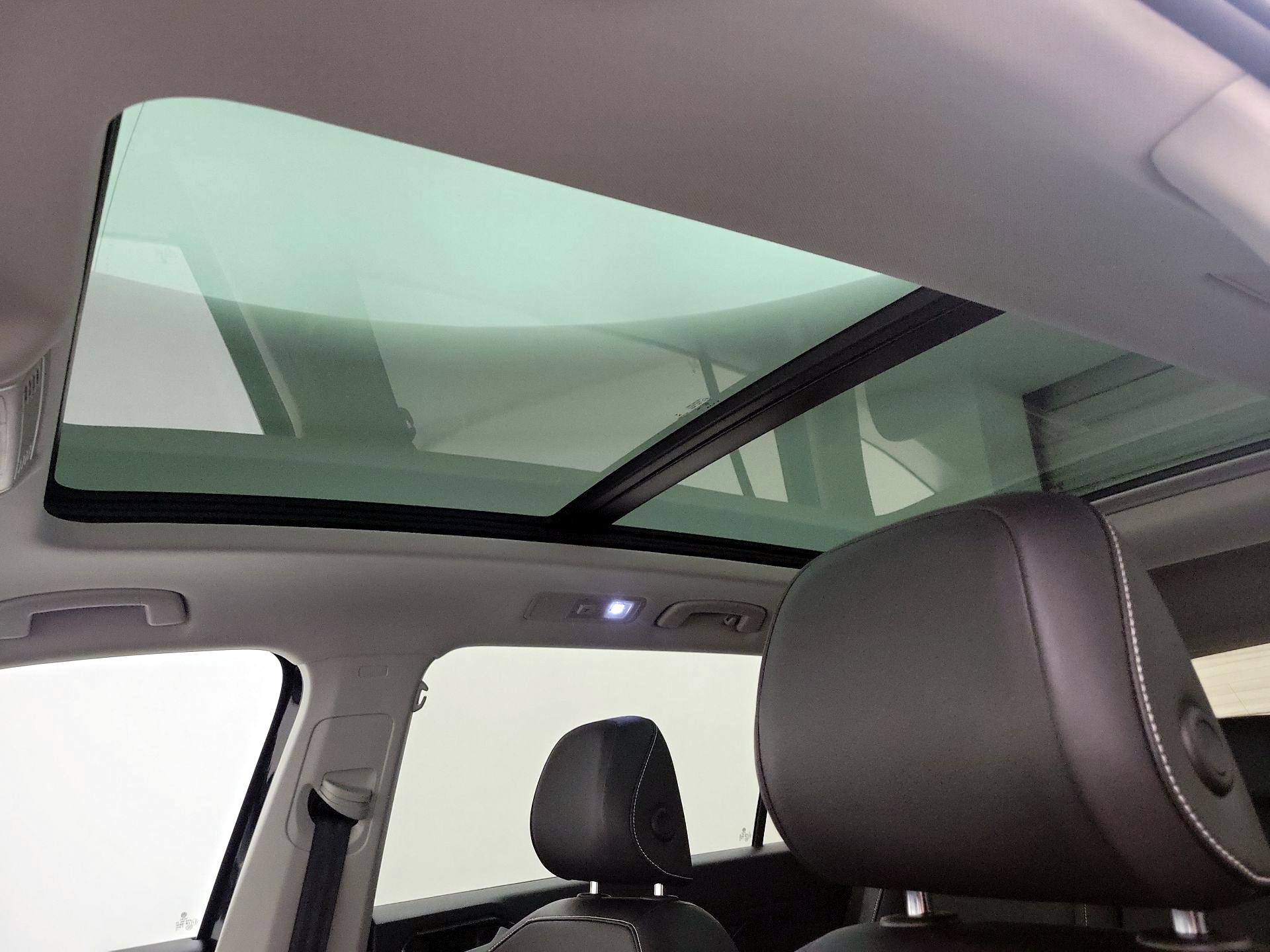 Thumbnail: 2022 Volkswagen Tiguan - 19