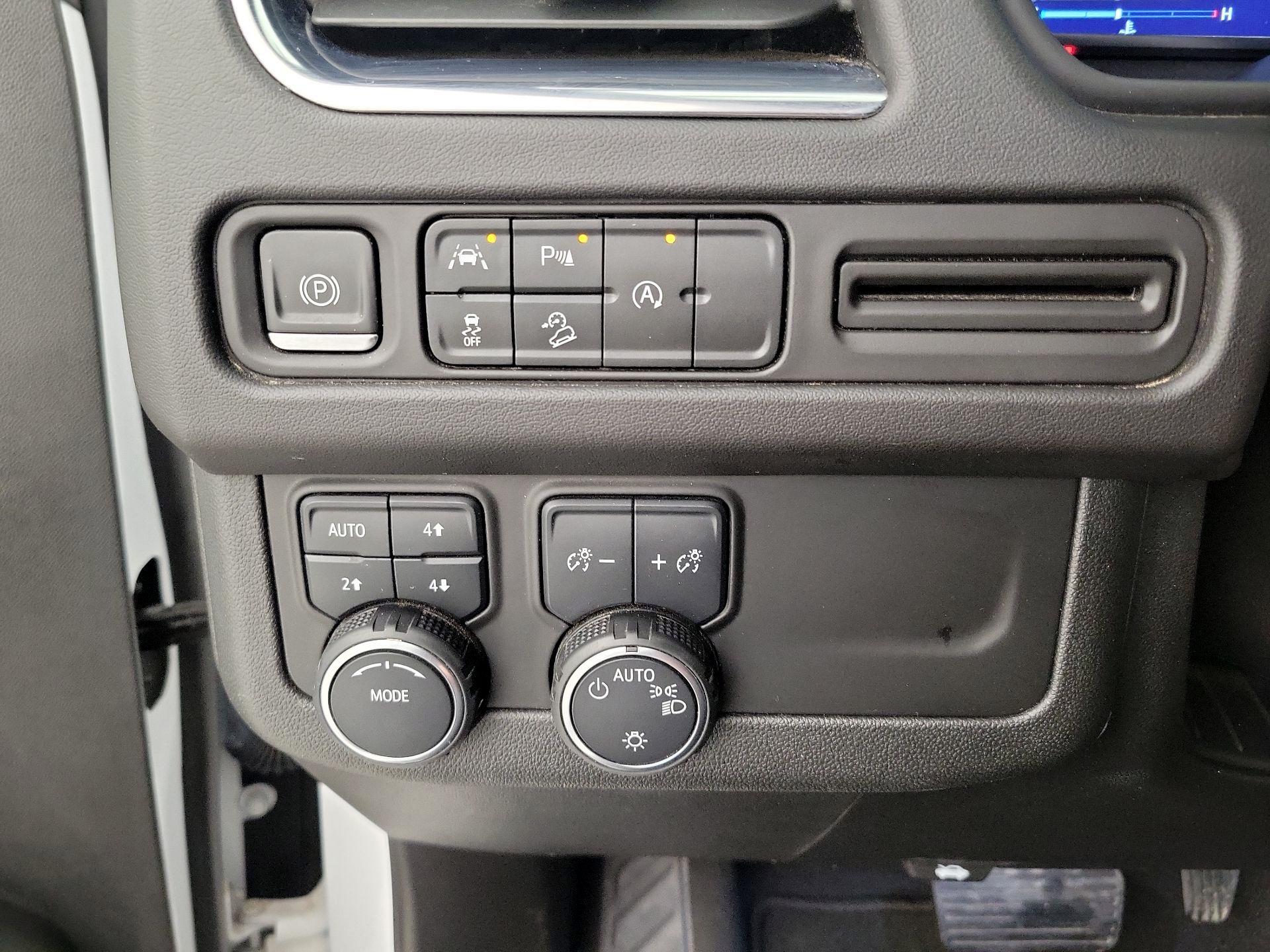 Thumbnail: 2023 Chevrolet Suburban - 13