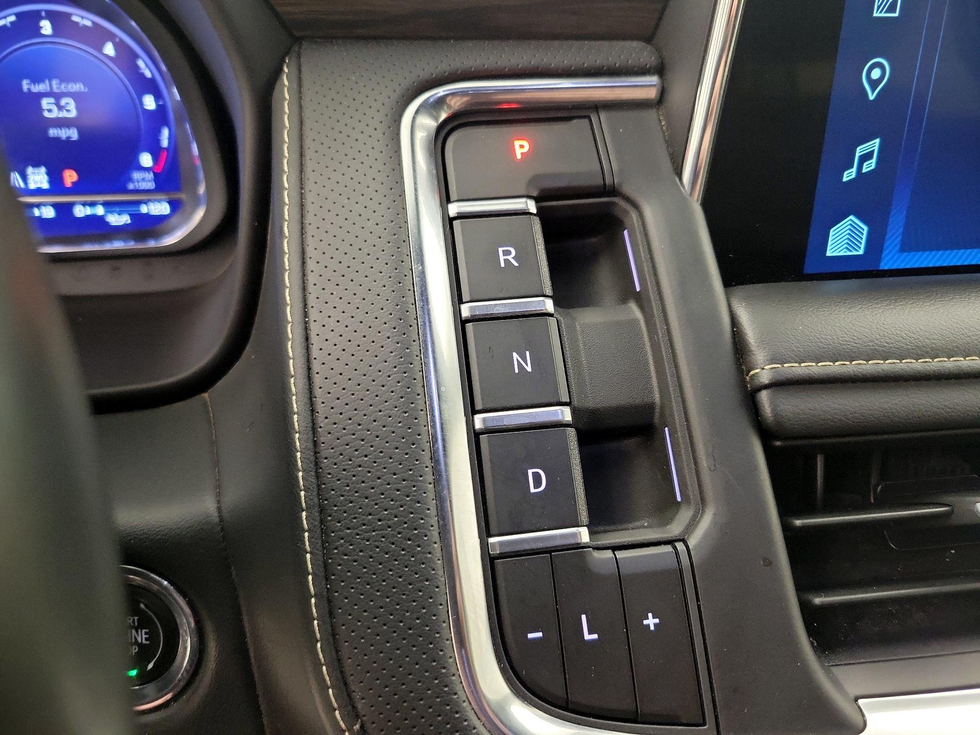 Thumbnail: 2023 Chevrolet Suburban - 18