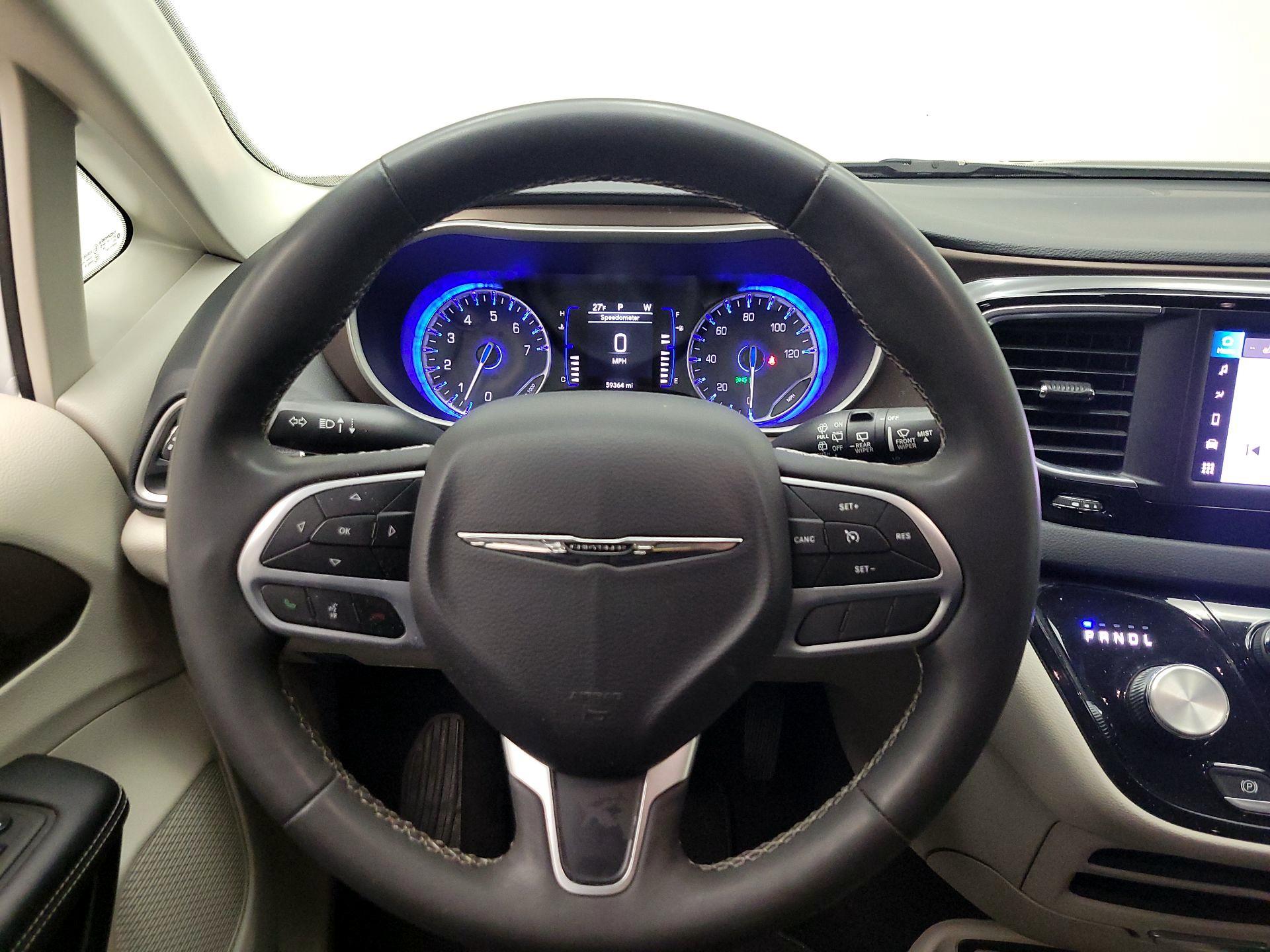 Thumbnail: 2023 Chrysler Voyager - 10