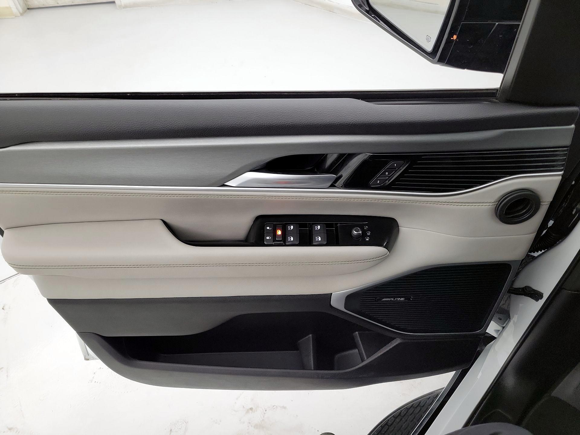 Thumbnail: 2025 Jeep Wagoneer - 12