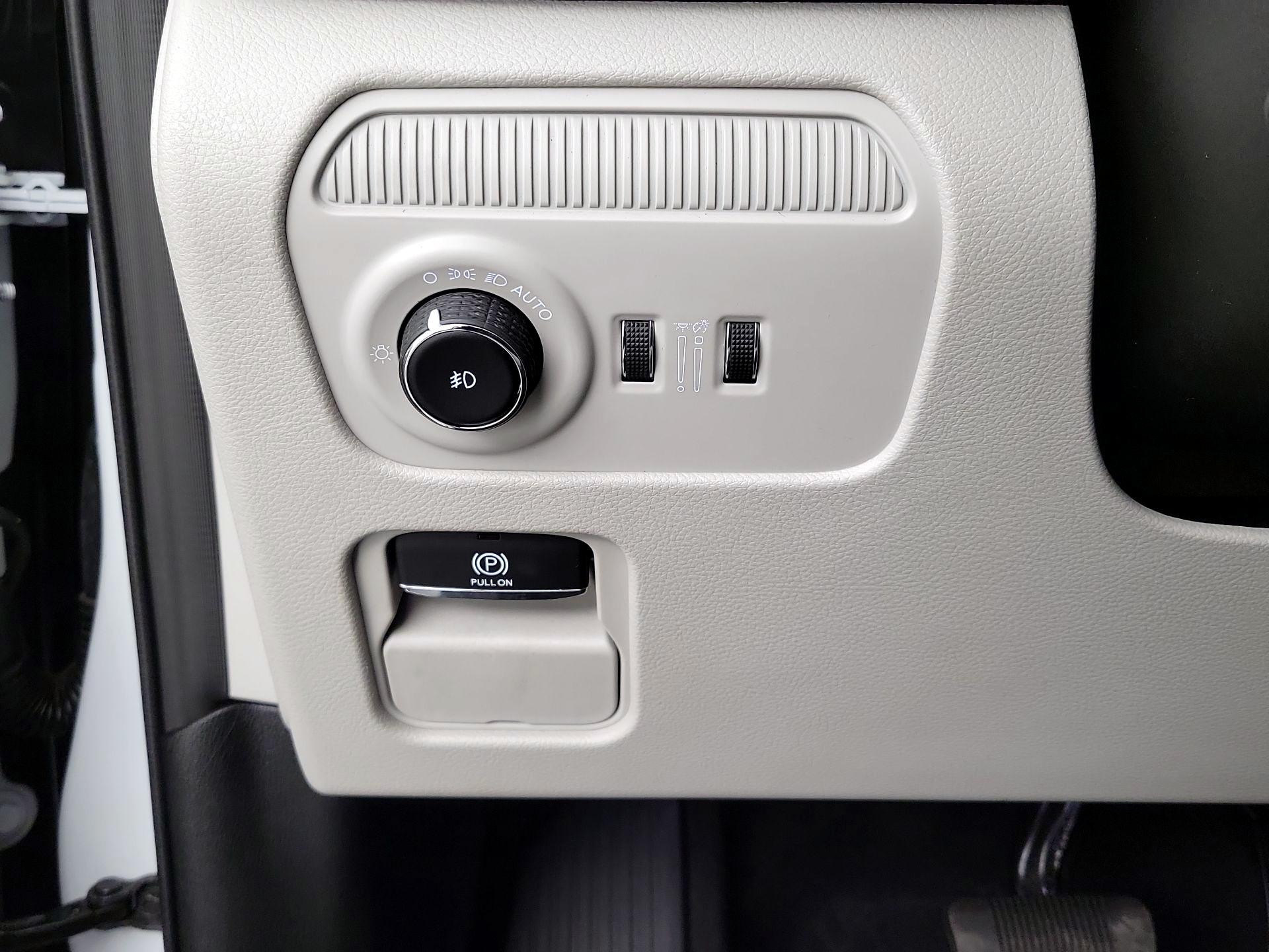 Thumbnail: 2025 Jeep Wagoneer - 13