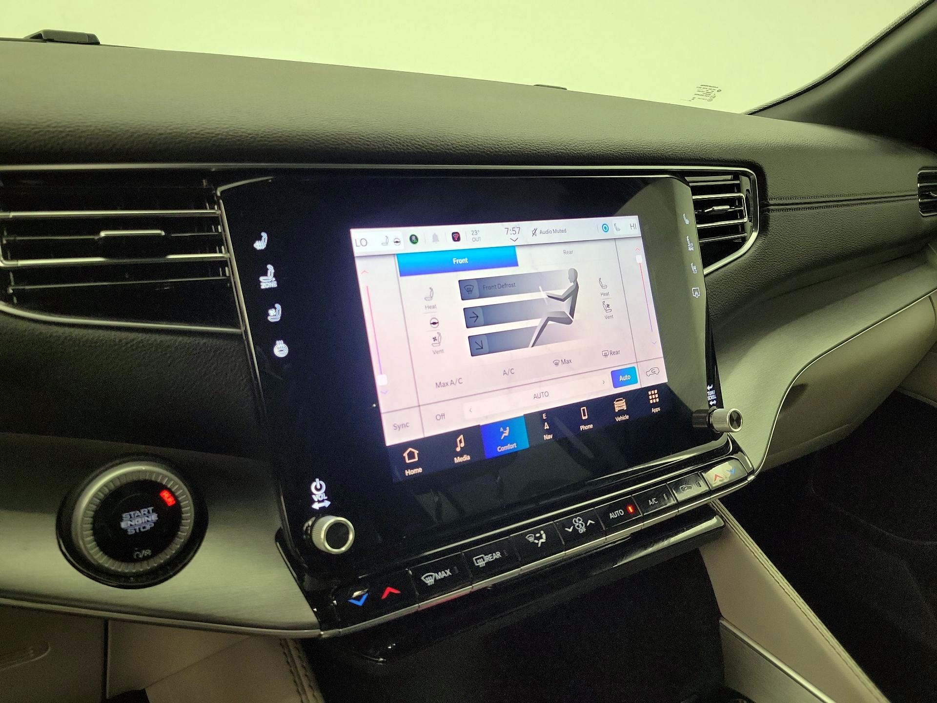 Thumbnail: 2025 Jeep Wagoneer - 17