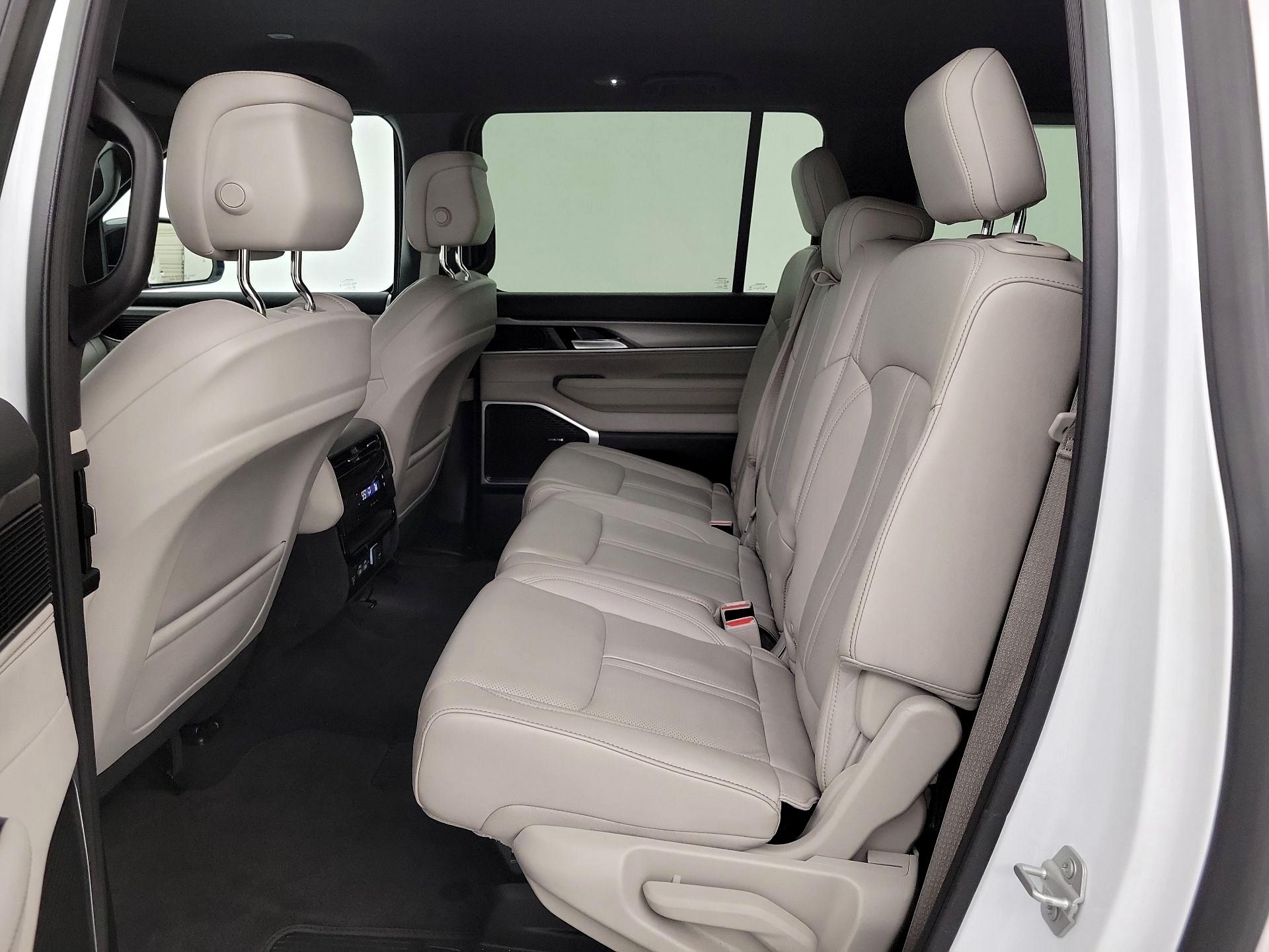 Thumbnail: 2025 Jeep Wagoneer - 20