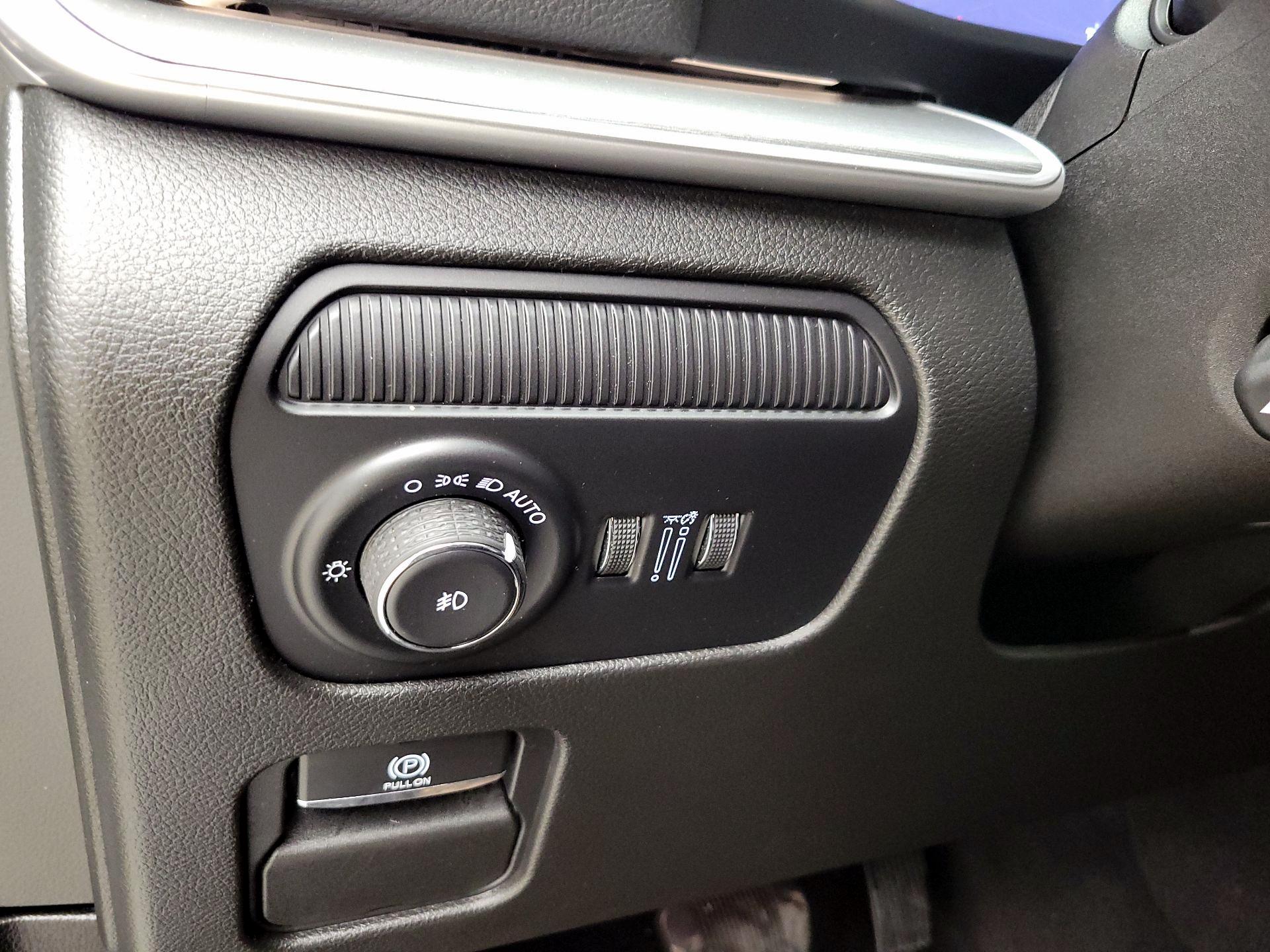 Thumbnail: 2025 Jeep Wagoneer - 13