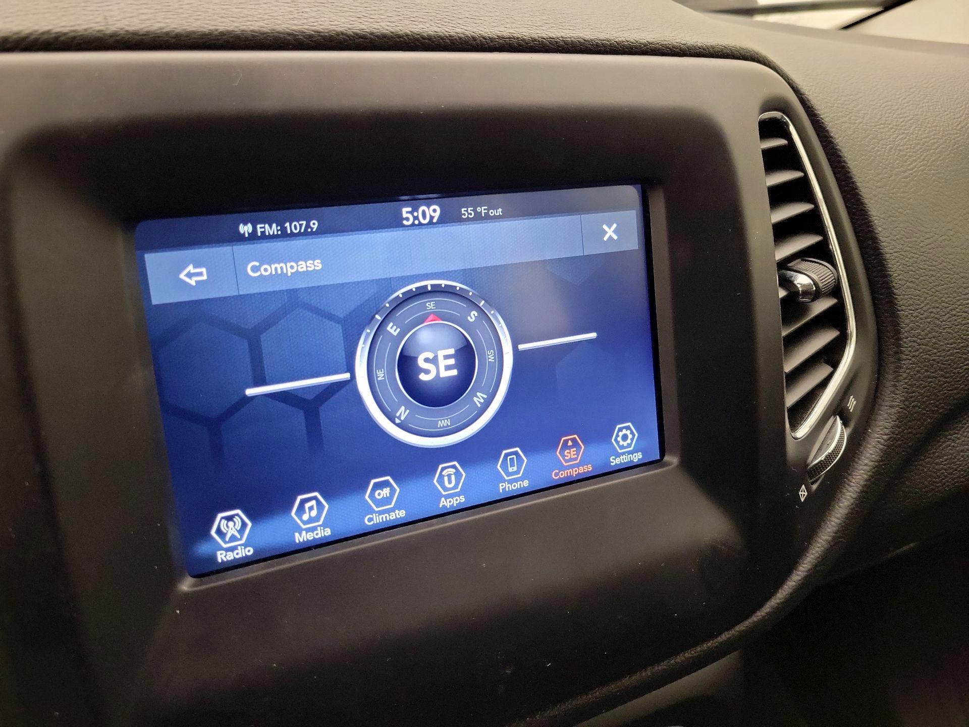 Thumbnail: 2021 Jeep Compass - 14