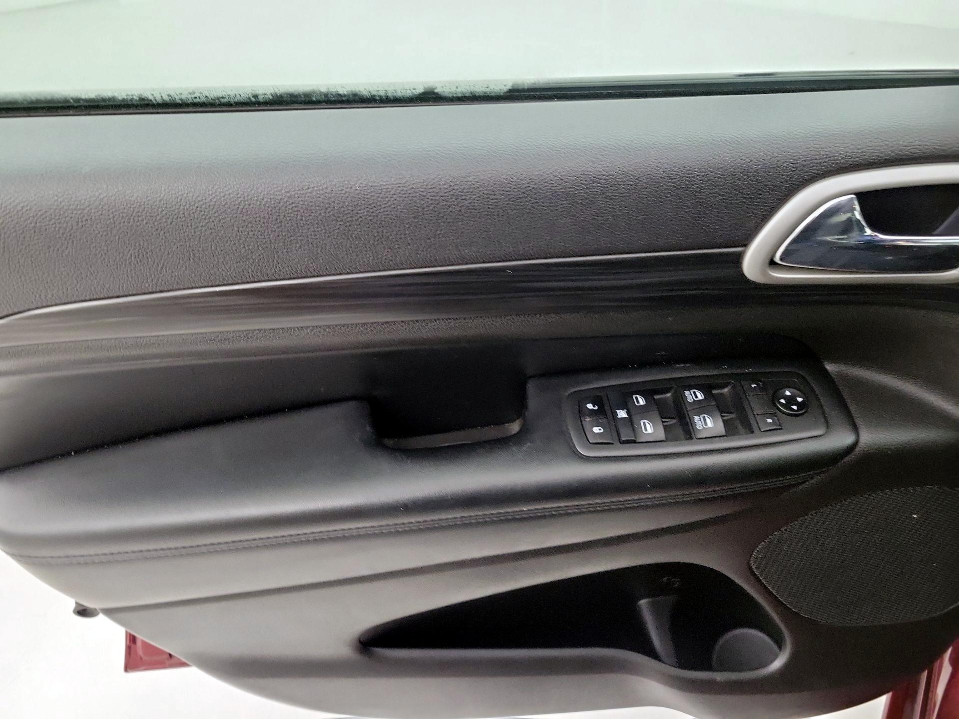 Thumbnail: 2021 Jeep Grand Cherokee - 12