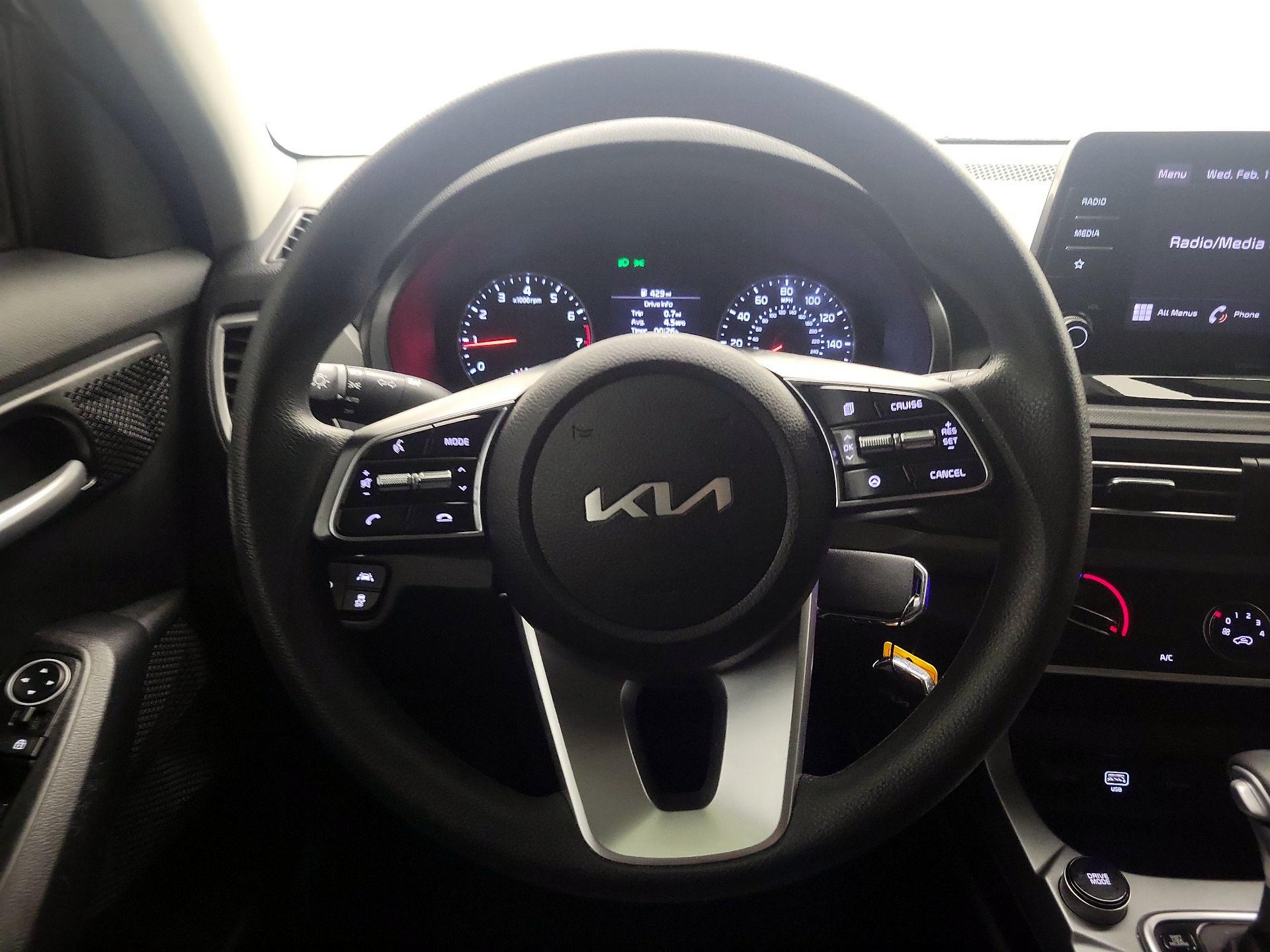 Thumbnail: 2023 Kia Seltos - 10