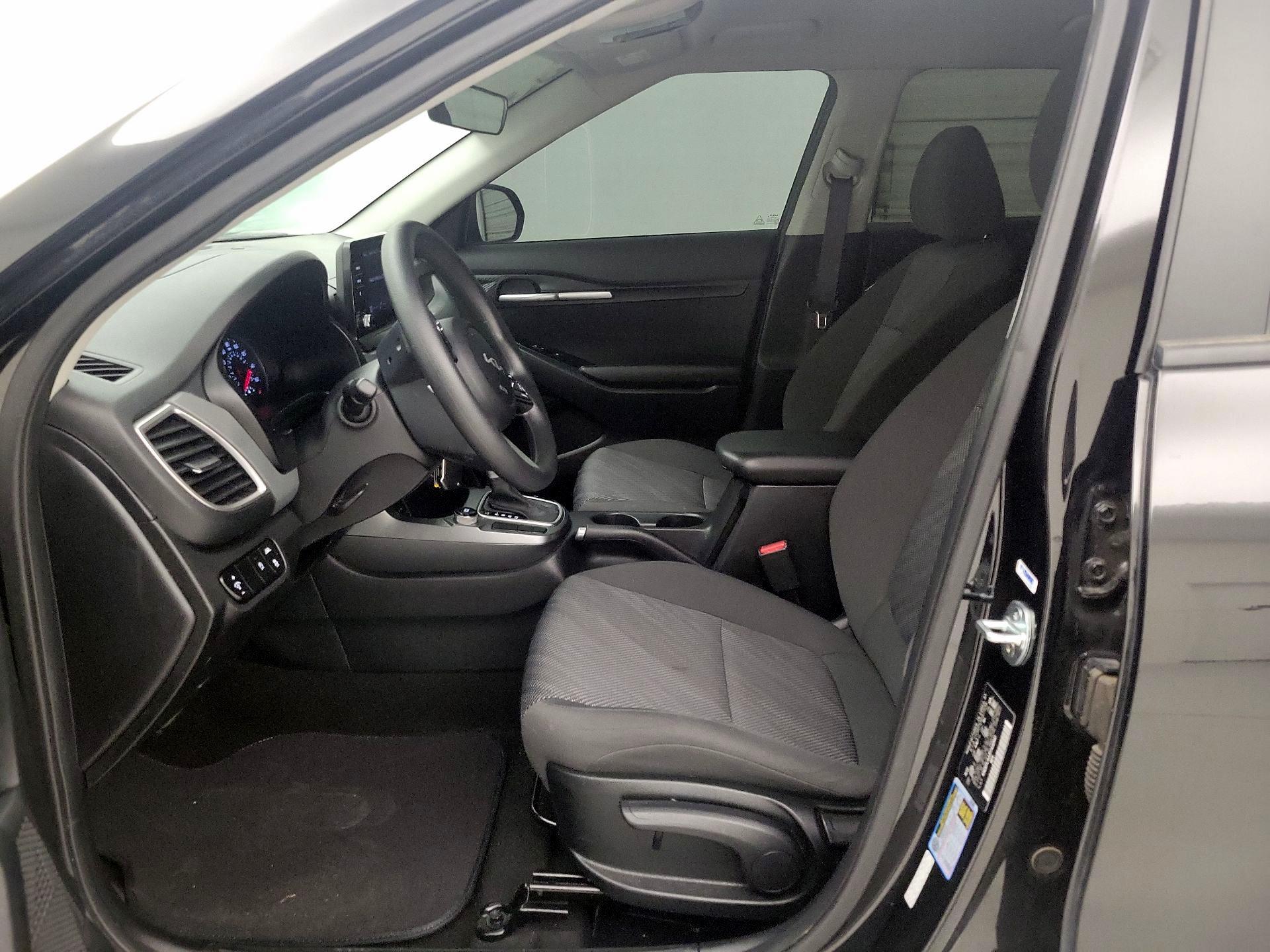 Thumbnail: 2023 Kia Seltos - 11