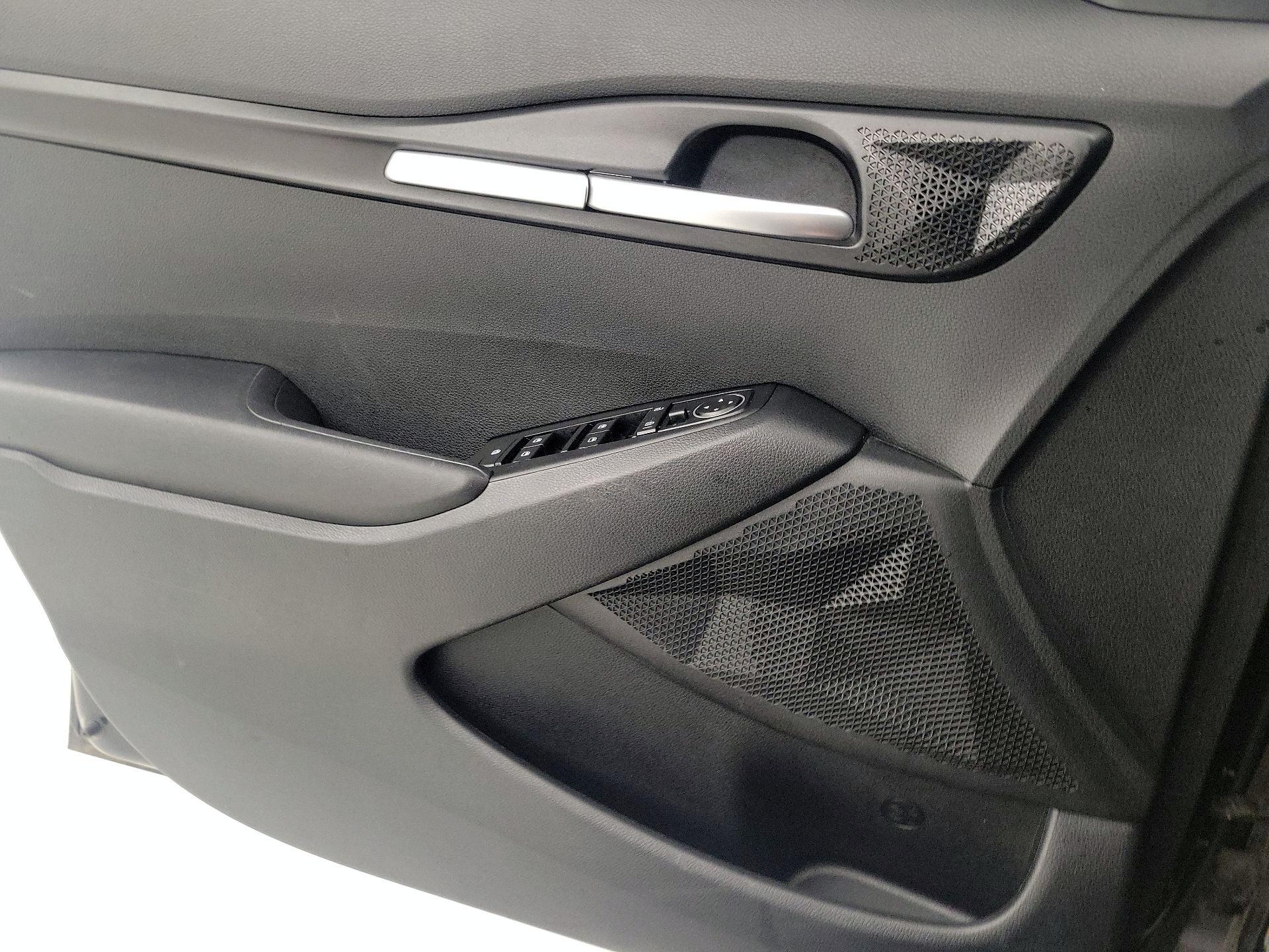 Thumbnail: 2023 Kia Seltos - 12