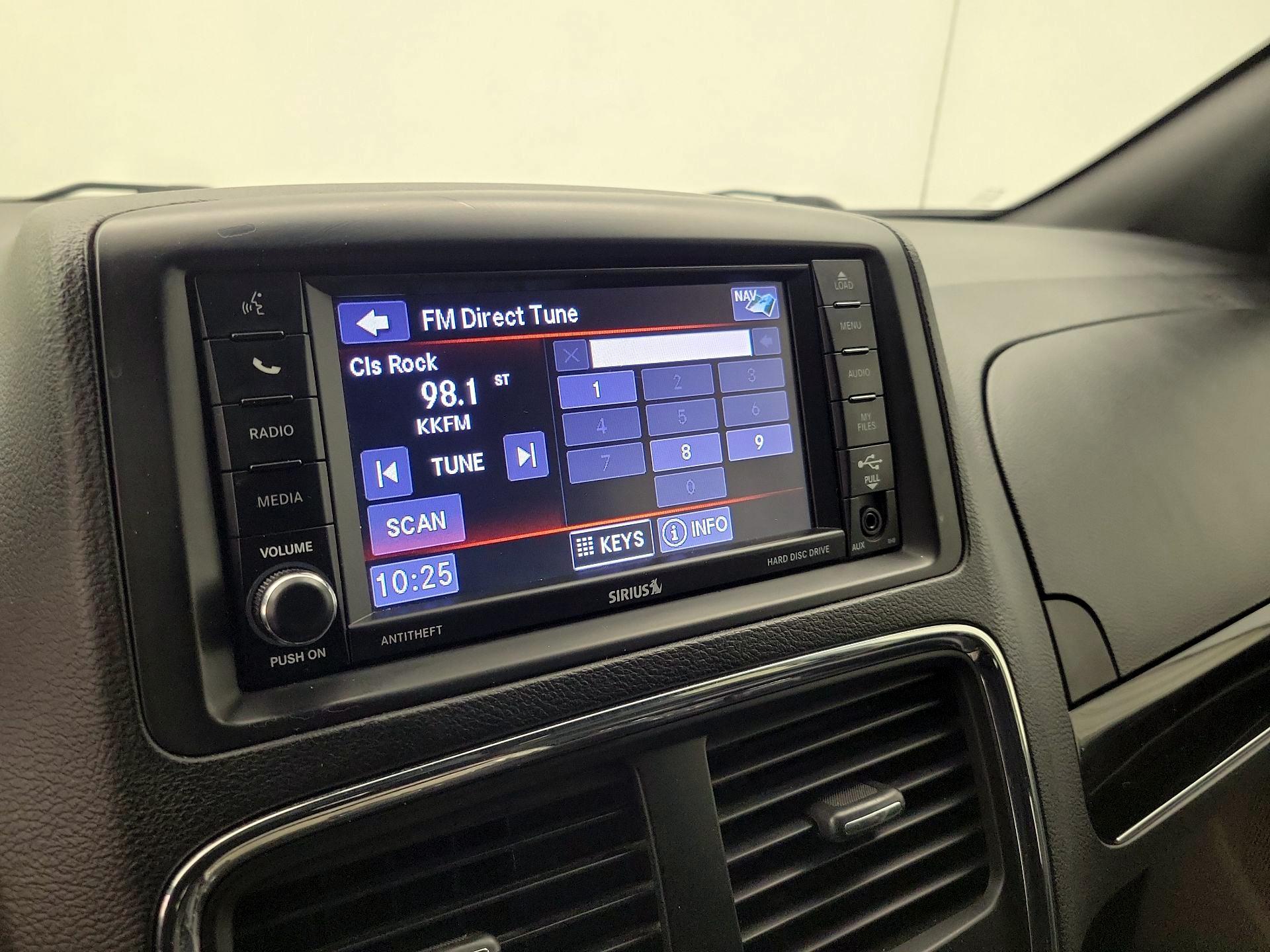 Thumbnail: 2019 Dodge Grand Caravan - 16