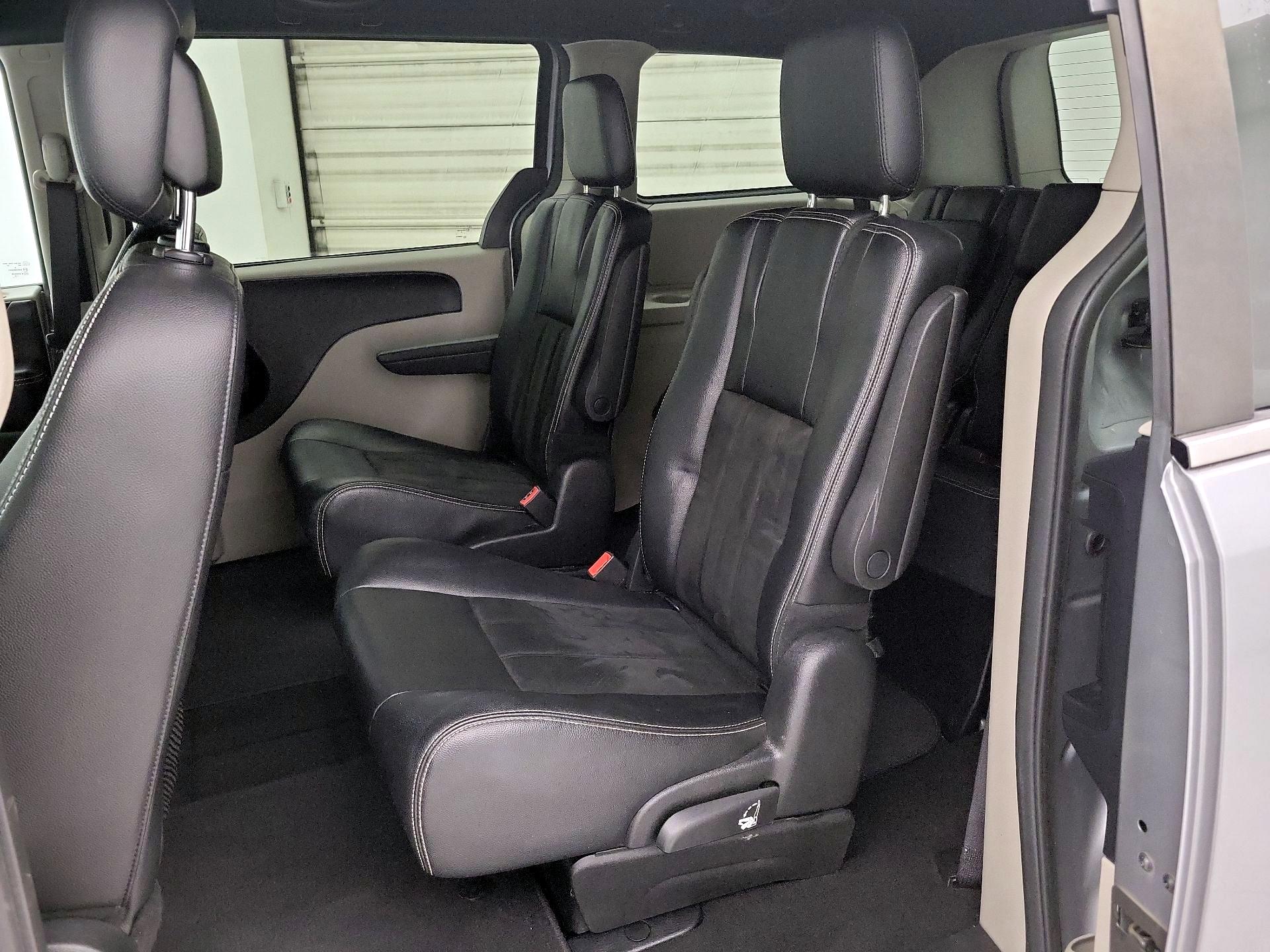 Thumbnail: 2019 Dodge Grand Caravan - 19