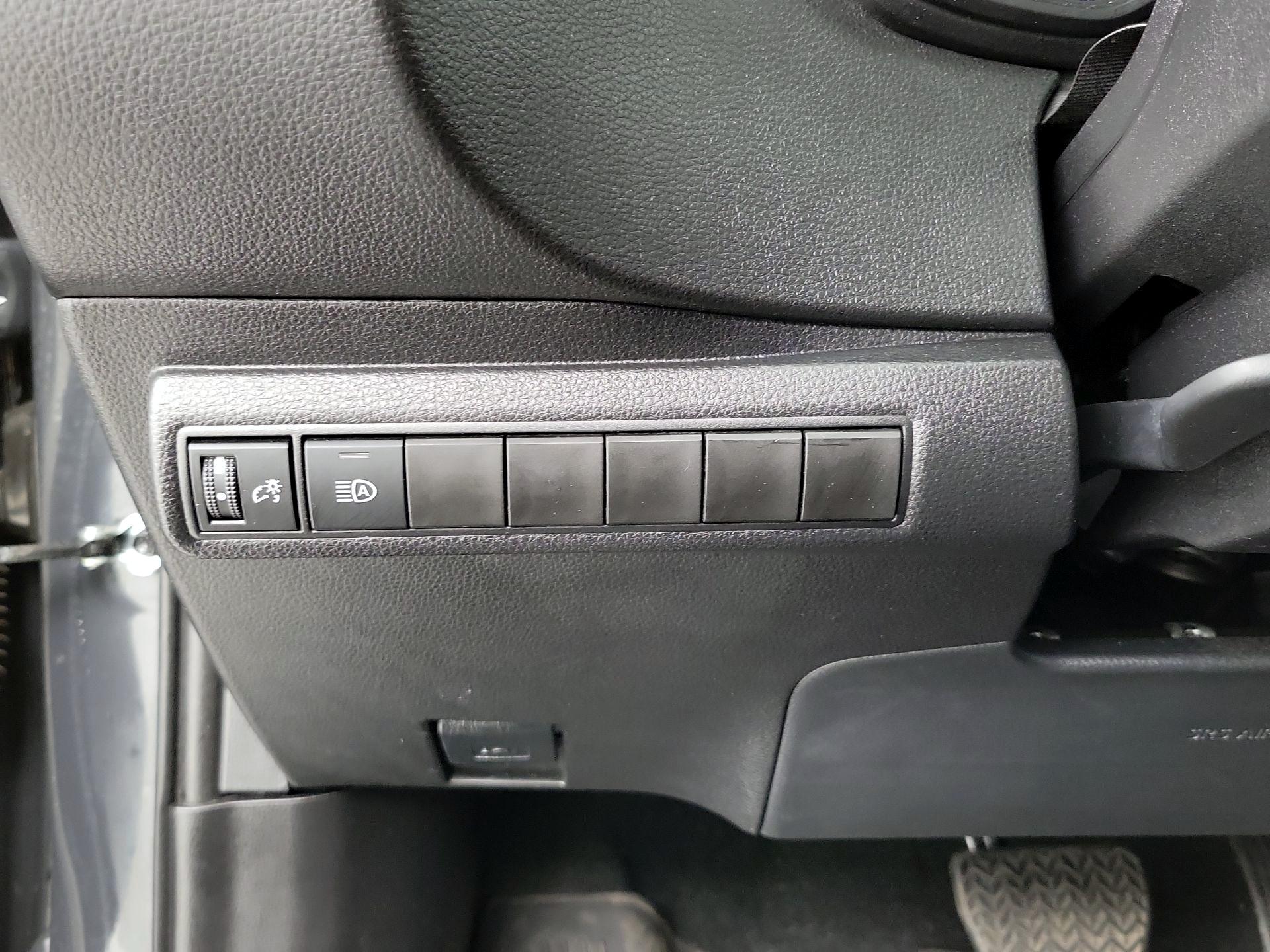 Thumbnail: 2025 Toyota Corolla - 13