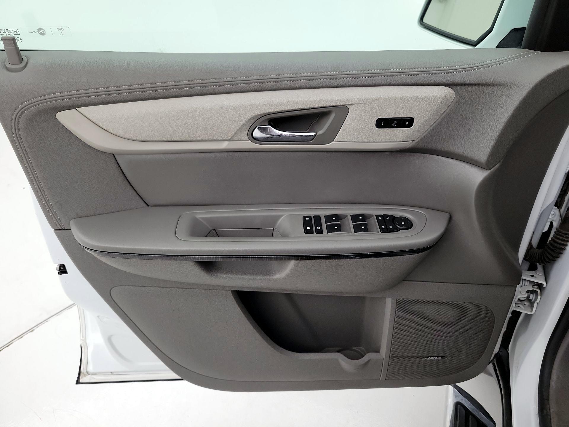 Thumbnail: 2017 Chevrolet Traverse - 12