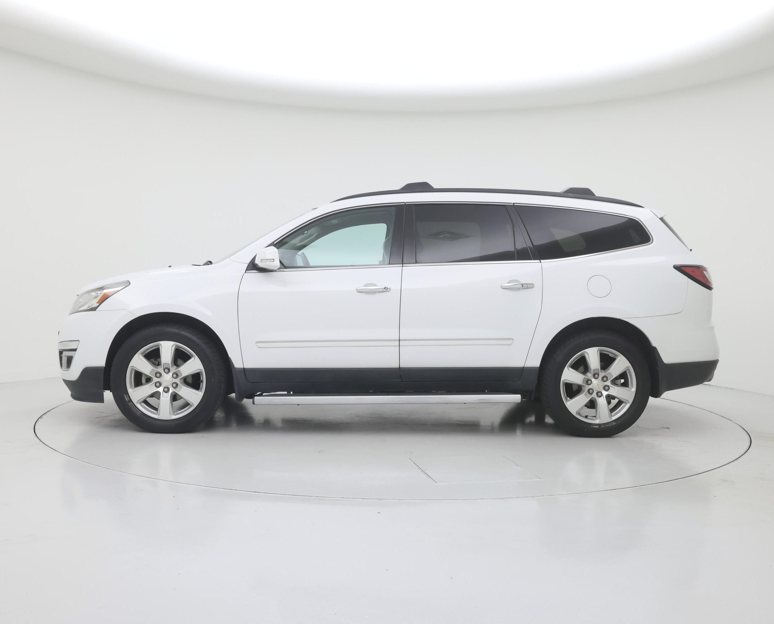 Thumbnail: 2017 Chevrolet Traverse - 3