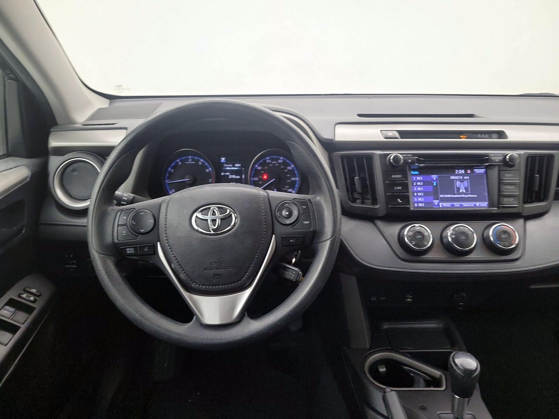 Thumbnail: 2018 Toyota RAV4 - 10