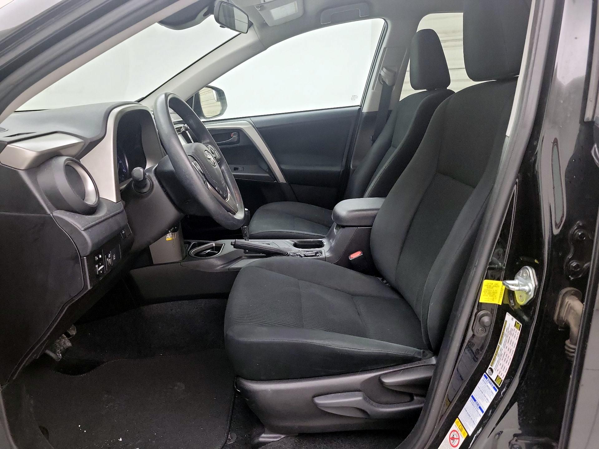 Thumbnail: 2018 Toyota RAV4 - 11