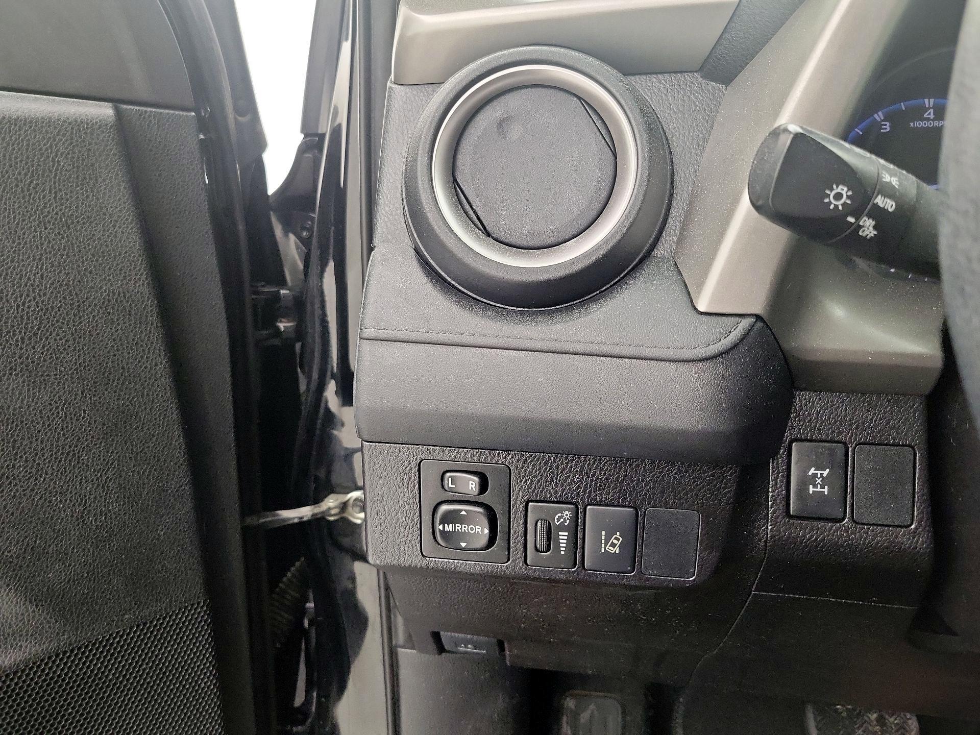 Thumbnail: 2018 Toyota RAV4 - 13