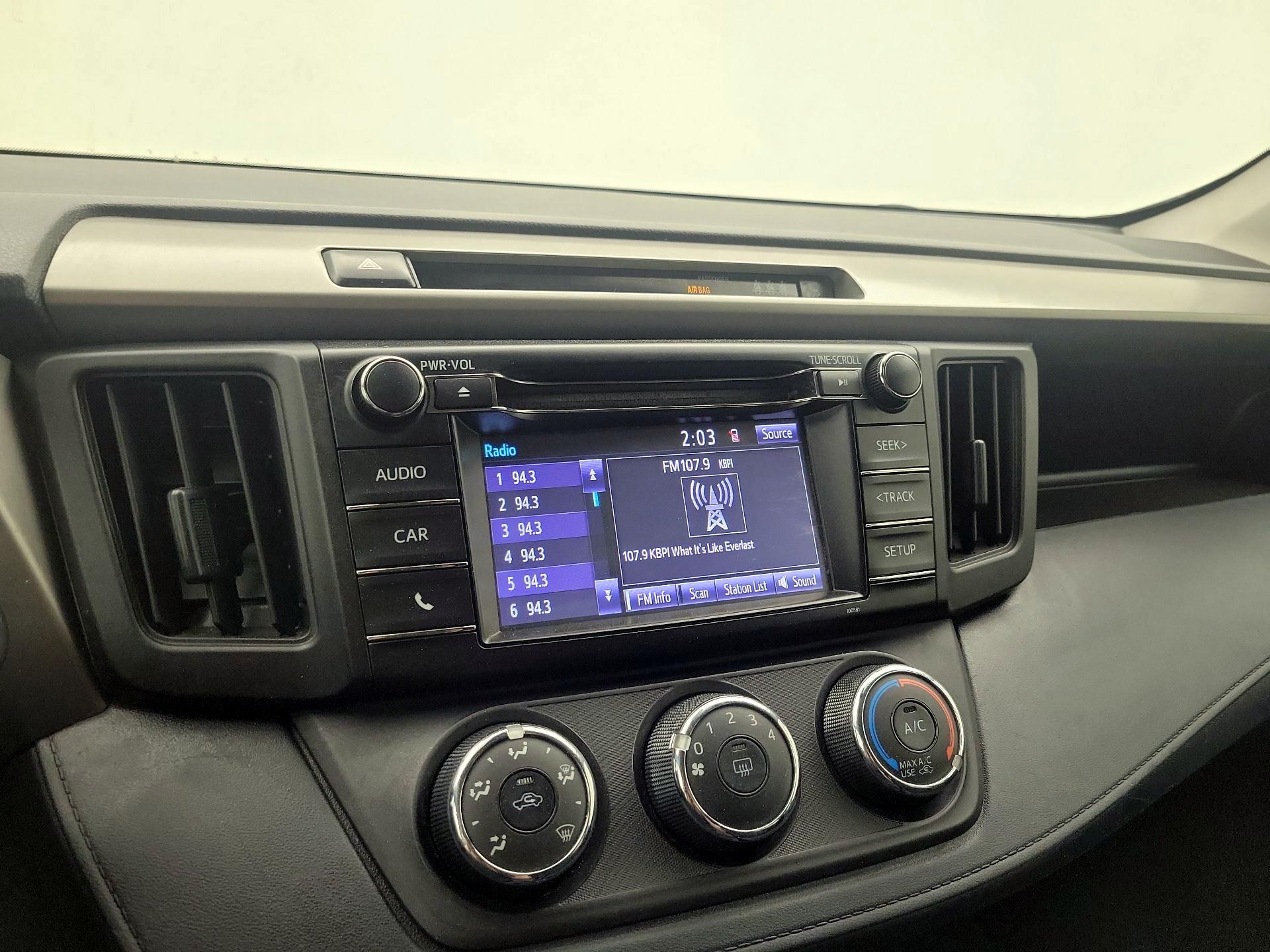 Thumbnail: 2018 Toyota RAV4 - 15