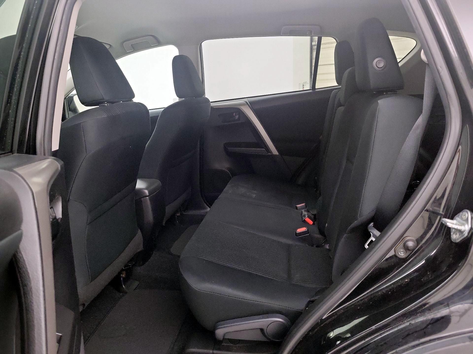 Thumbnail: 2018 Toyota RAV4 - 19