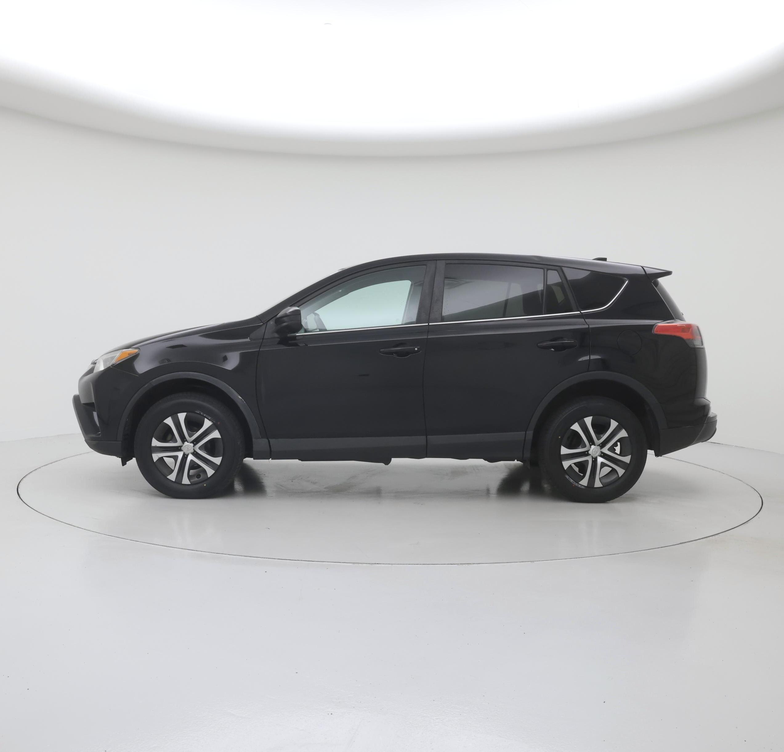 Thumbnail: 2018 Toyota RAV4 - 3