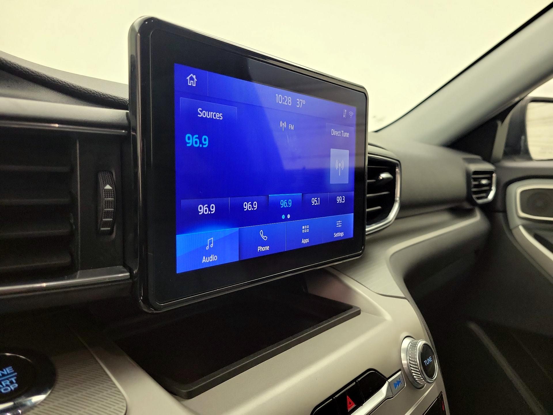 Thumbnail: 2021 Ford Explorer - 16