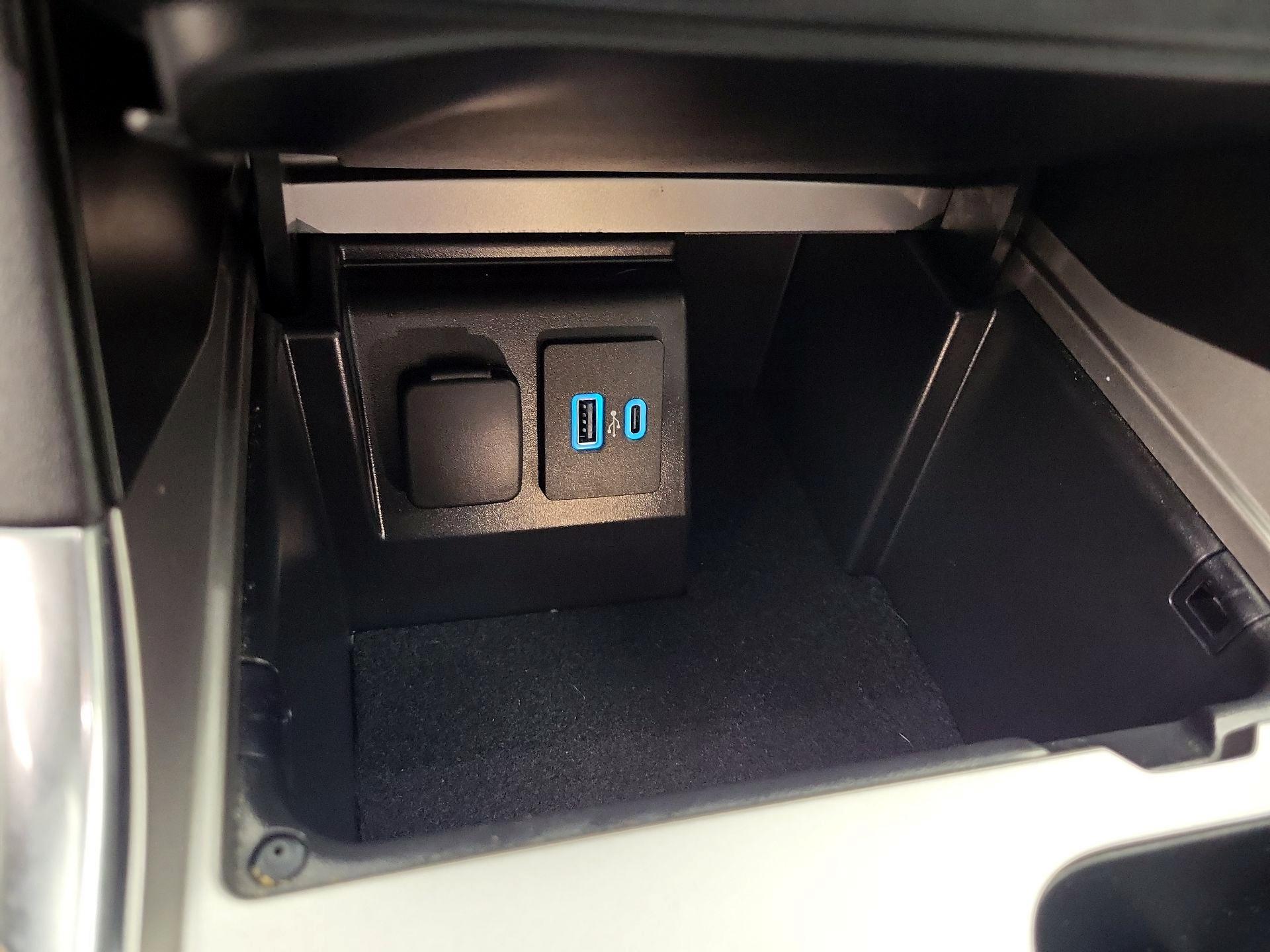 Thumbnail: 2021 Ford Explorer - 19