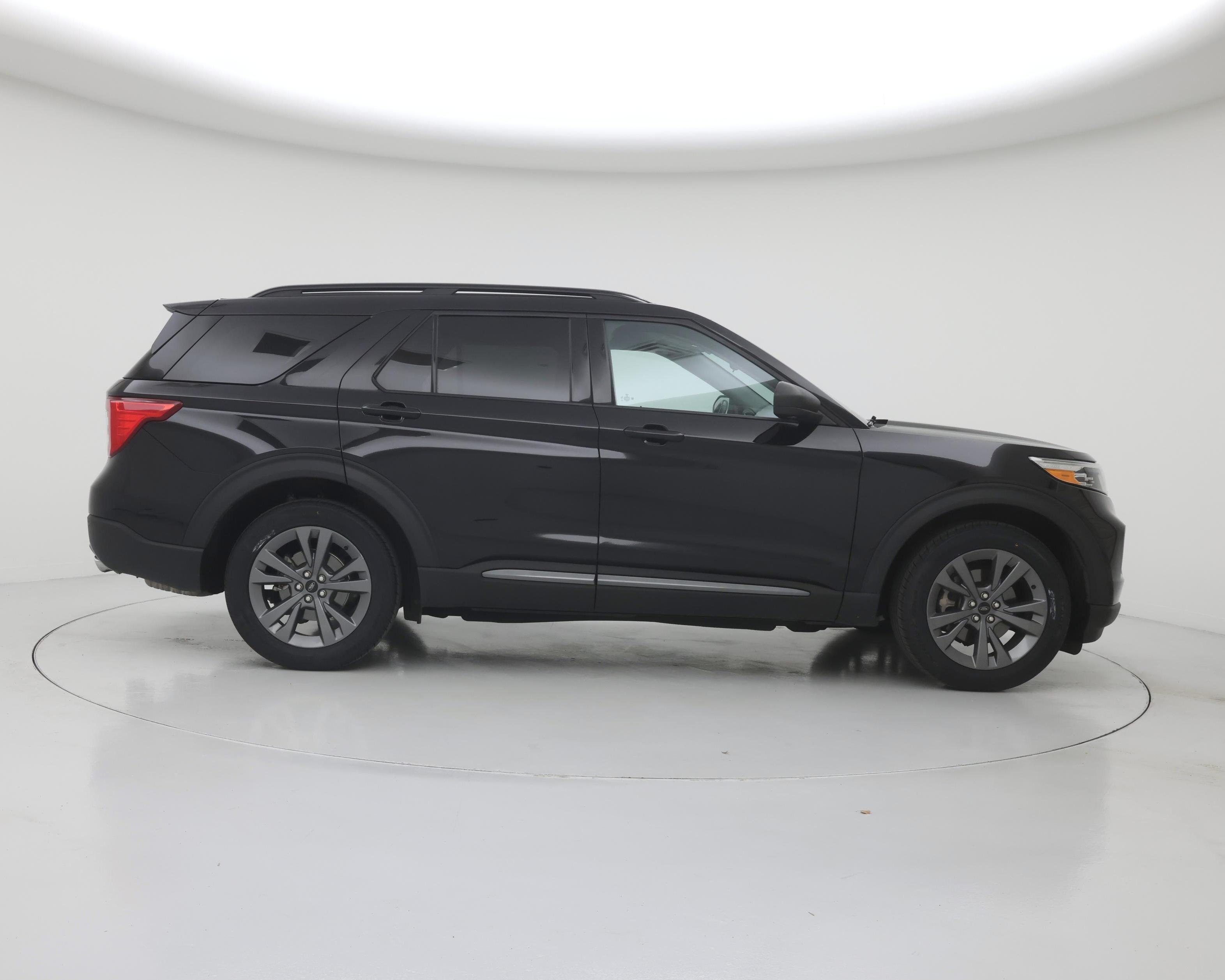 Thumbnail: 2021 Ford Explorer - 7