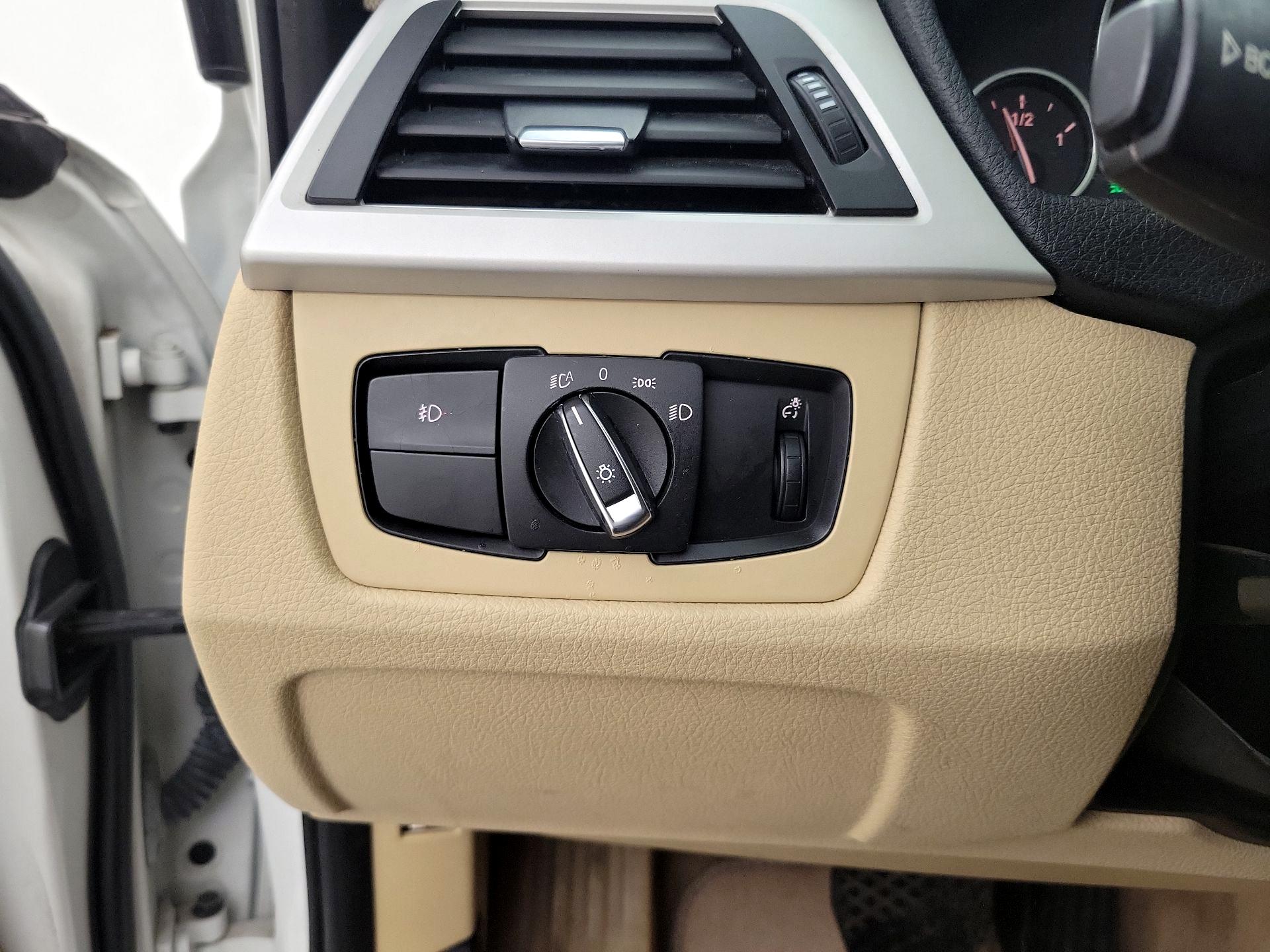 Thumbnail: 2014 BMW 3 Series - 13