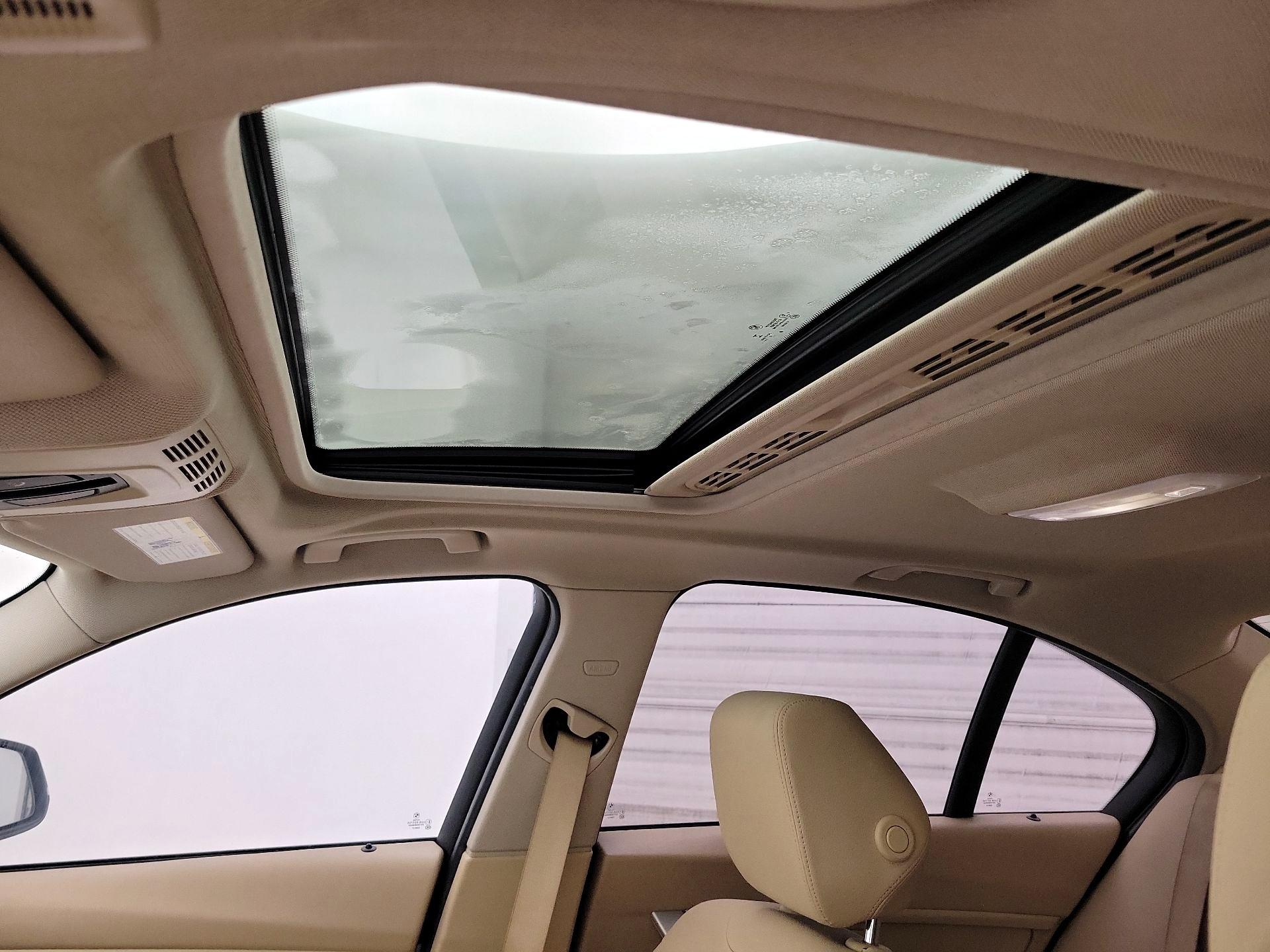 Thumbnail: 2014 BMW 3 Series - 18