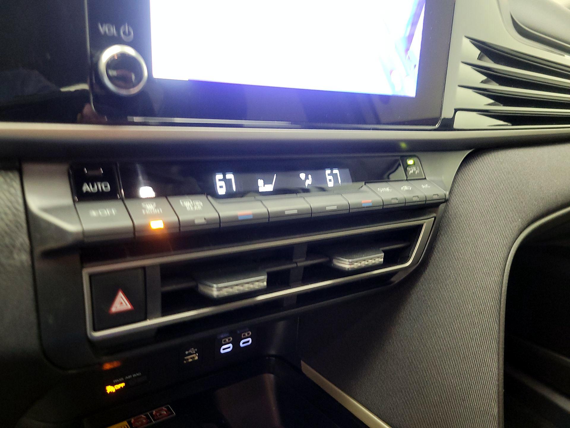 Thumbnail: 2025 Toyota Camry - 16