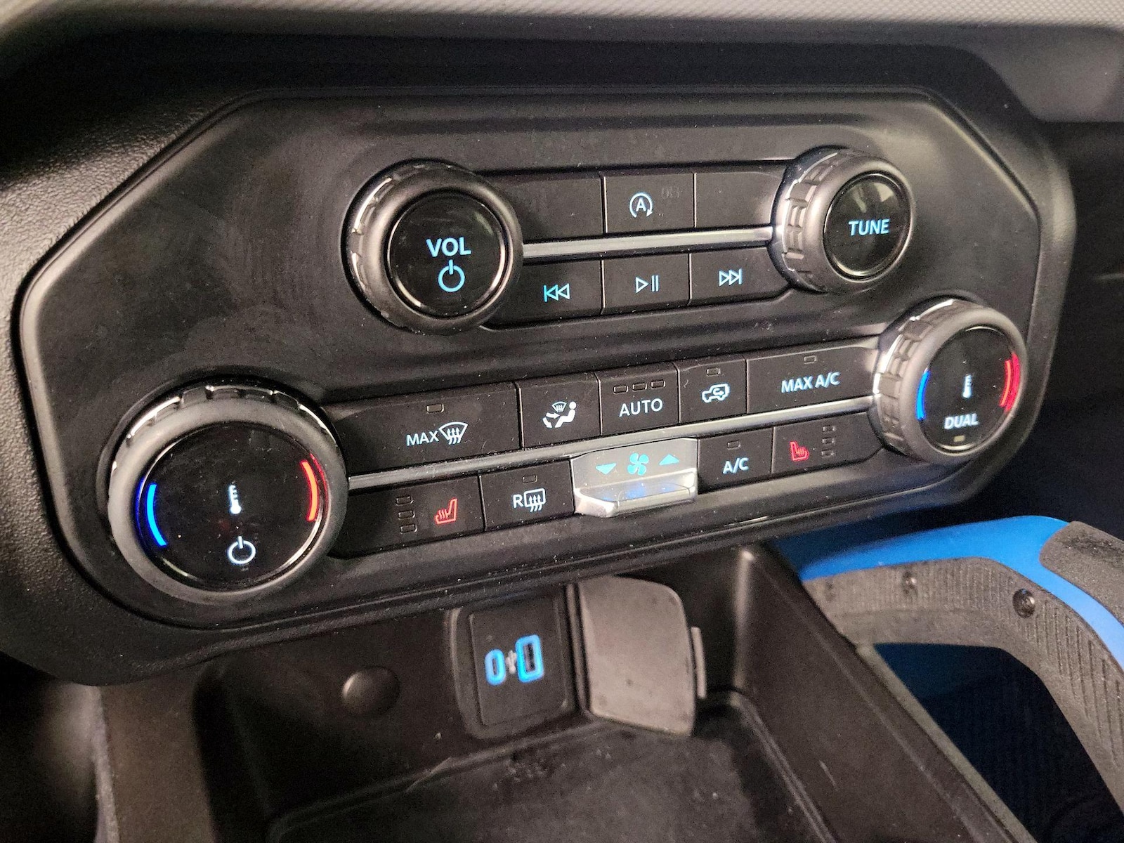 2022 Ford Bronco 4-Door Black Diamond - Photo 18