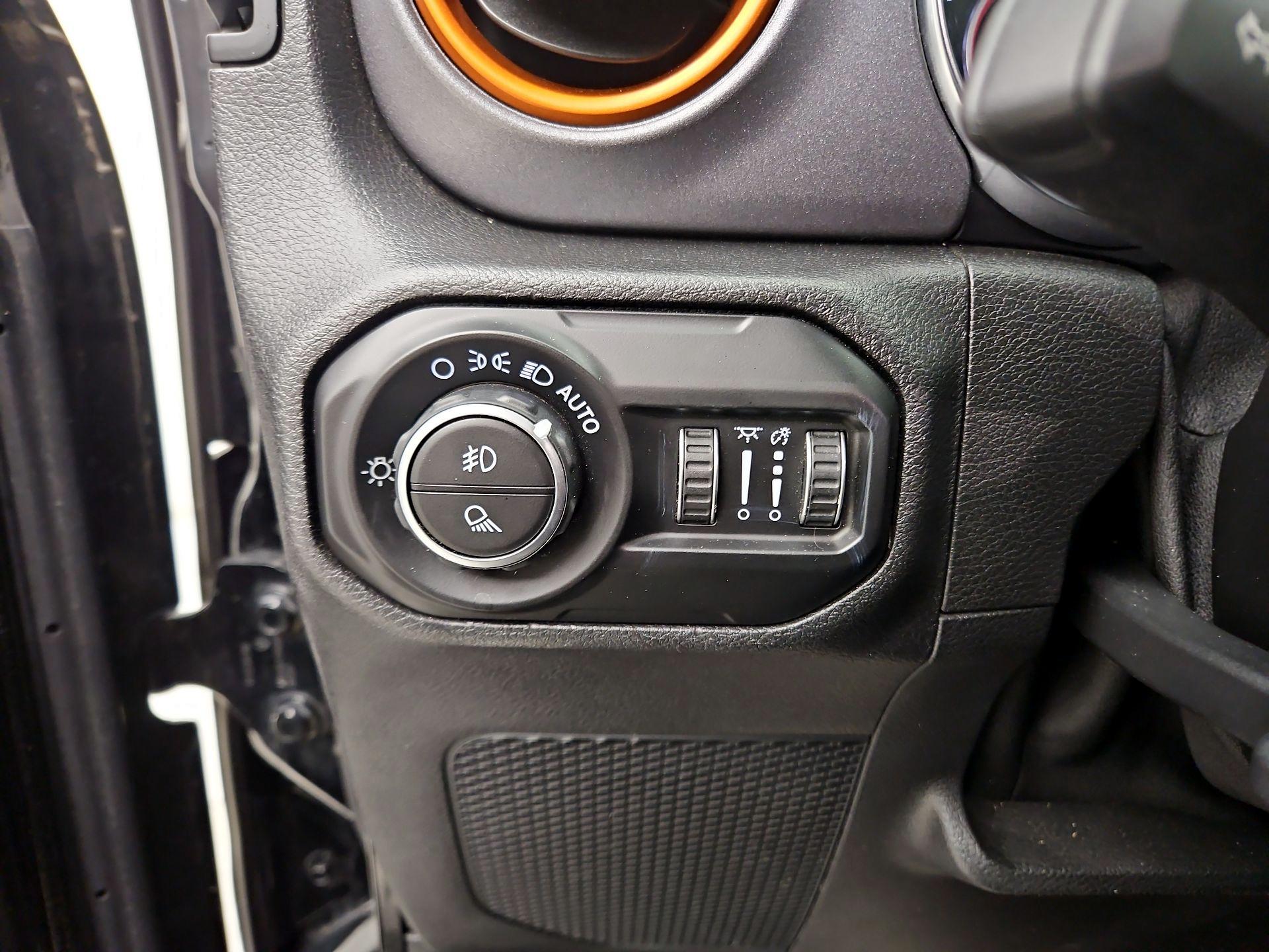 Thumbnail: 2020 Jeep Gladiator - 13