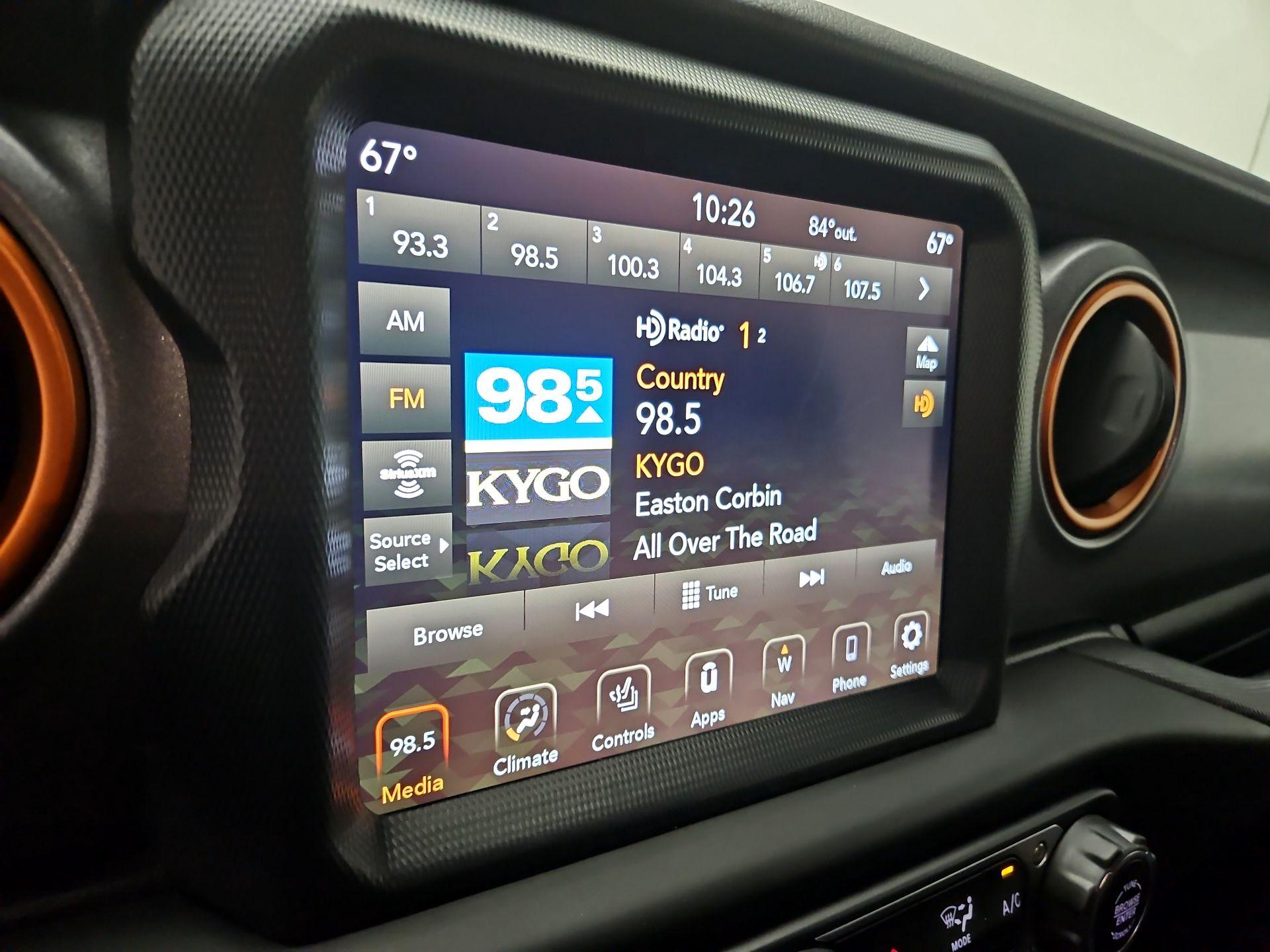 Thumbnail: 2020 Jeep Gladiator - 16