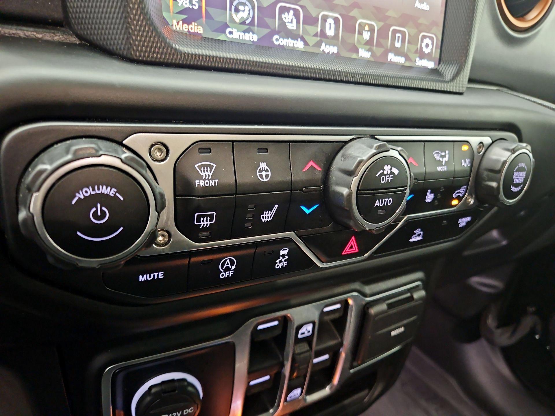 Thumbnail: 2020 Jeep Gladiator - 17